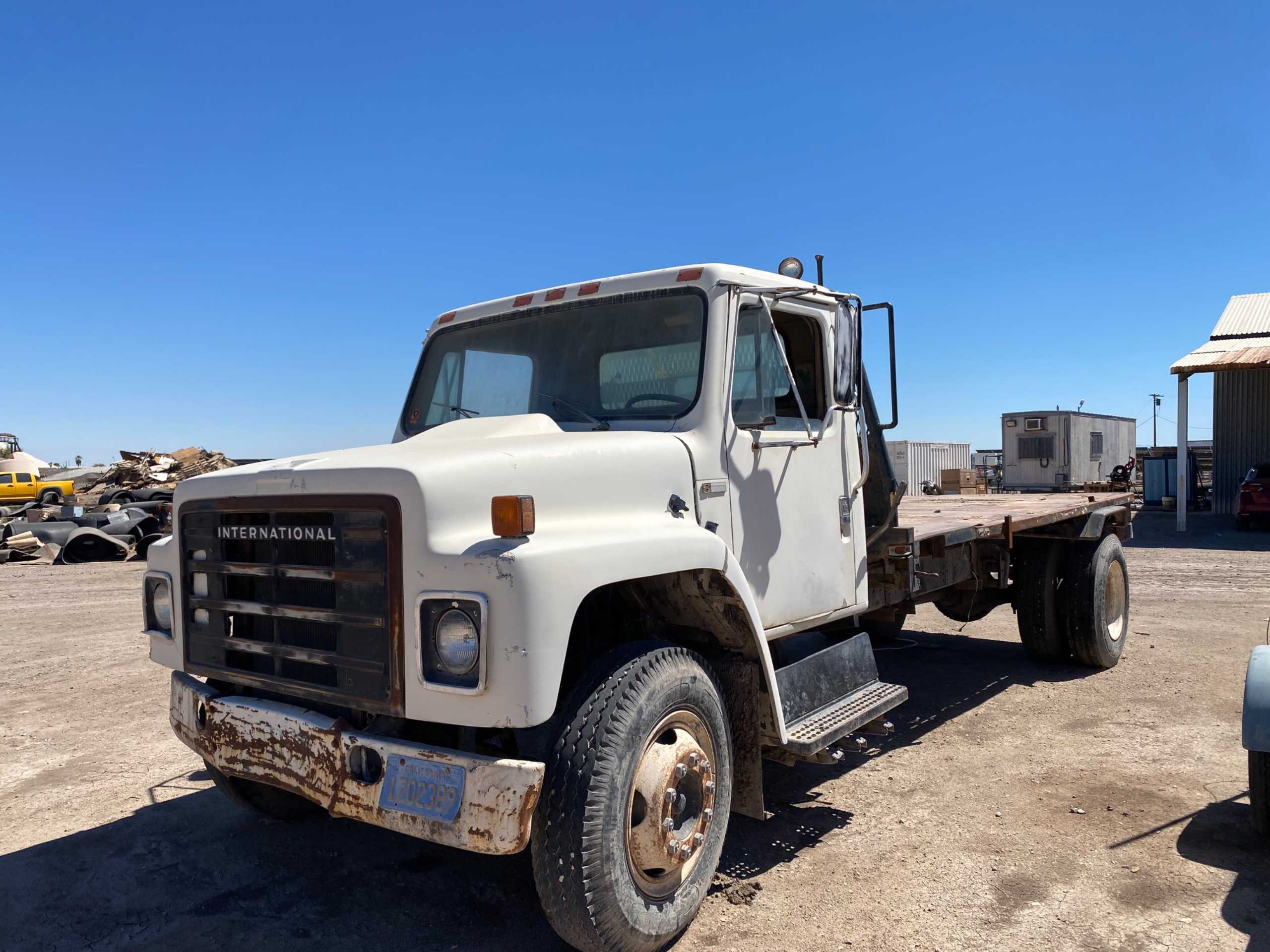1979 INTERNATIONAL 1724 DUMP TRUCK - DUMP TRUCKS