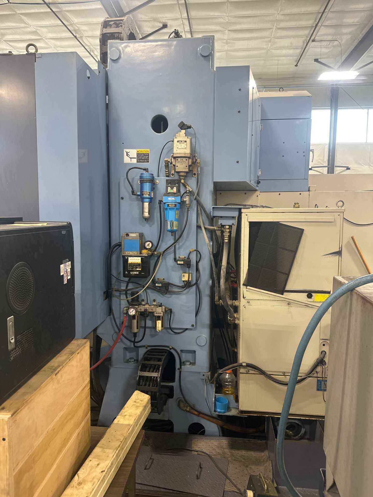 OKK VM7 VERTICAL MACHINING CENTER, 60.2X29.1X26IN, 13K RPM, CAT50, 30 ATC, MITSUBISHI CNC - VERTICAL MACHINING CENTERS