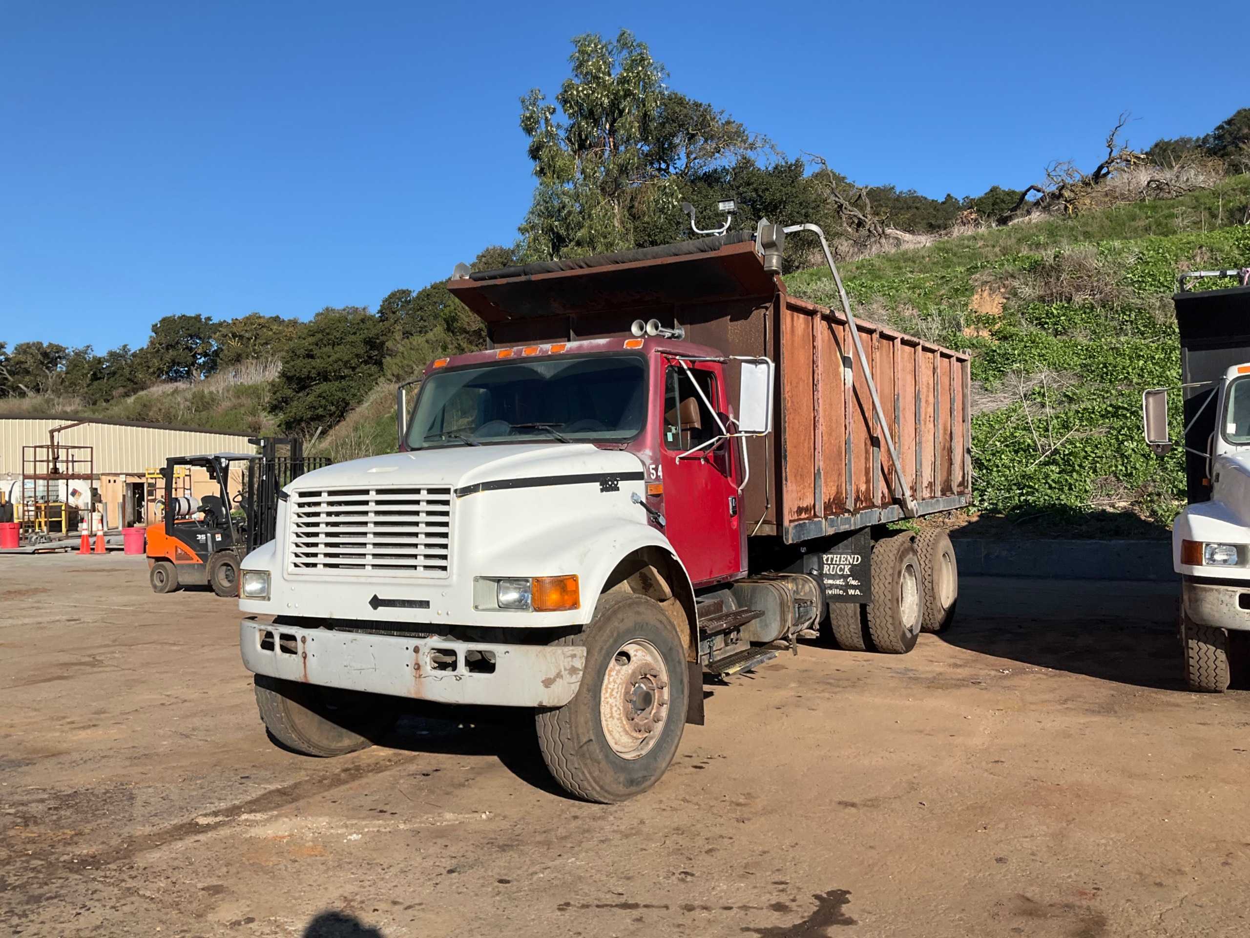 1997 INTERNATIONAL 4900 6X4 DUMP TRUCK - DUMP TRUCK