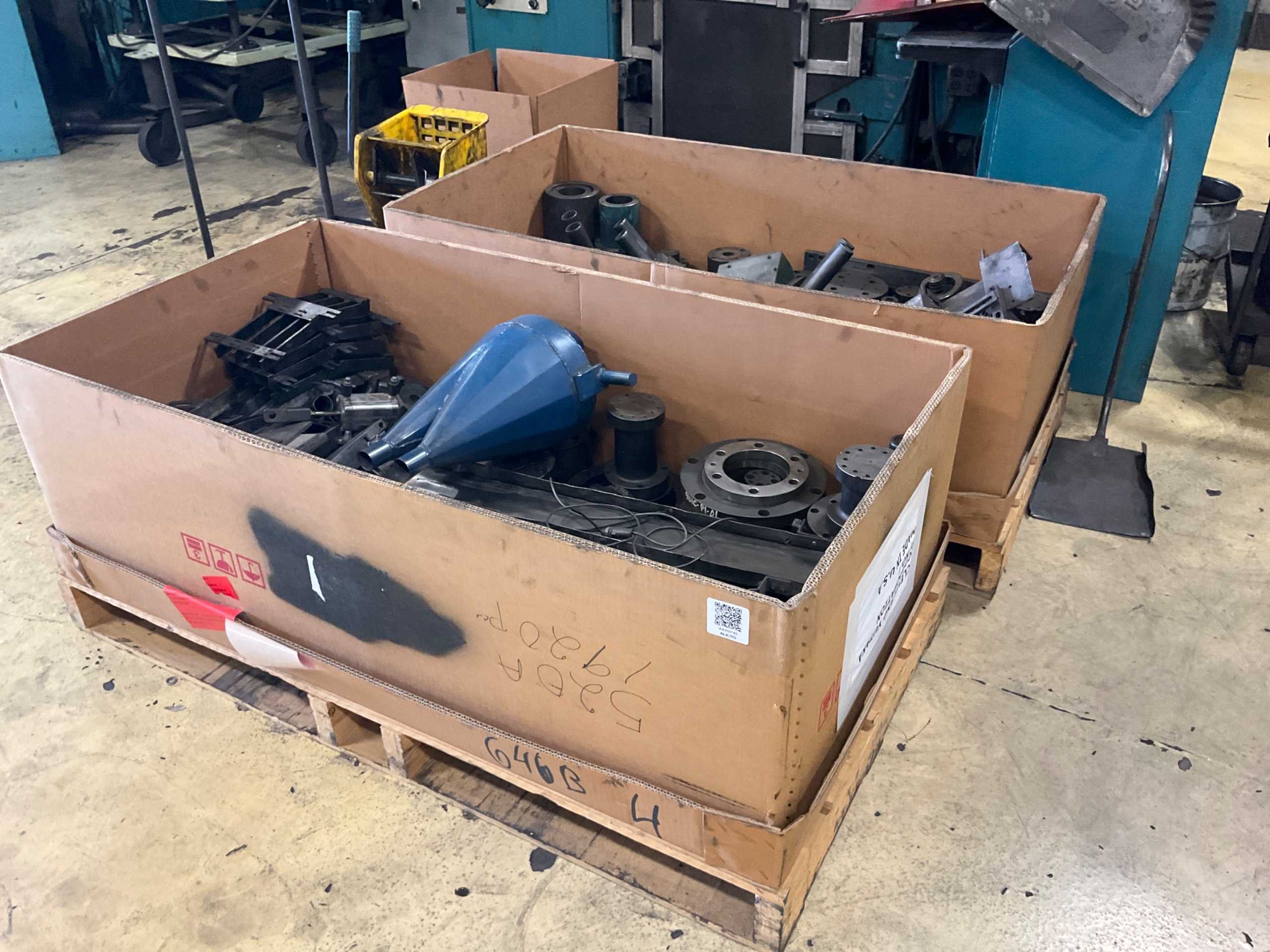 BULK QTY OF PRESS PARTS - PRESS BRAKE TOOLING