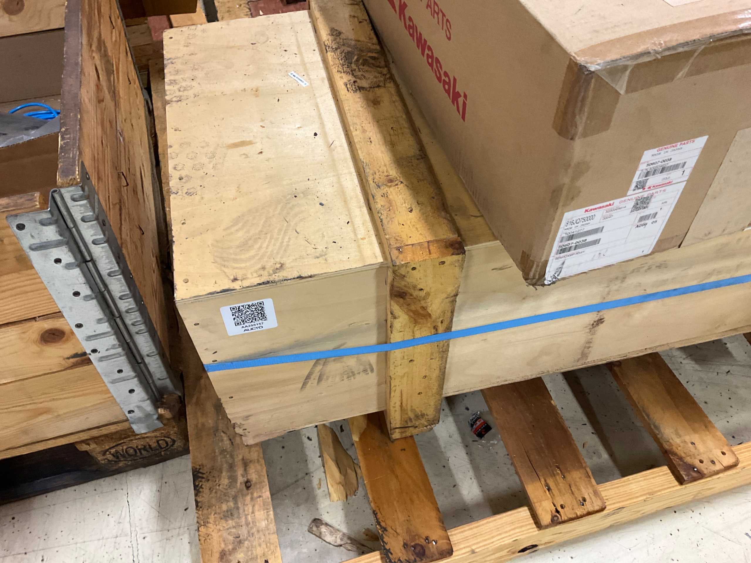 BULK QTY OF KAWASAKI PARTS - INDUSTRIAL PARTS