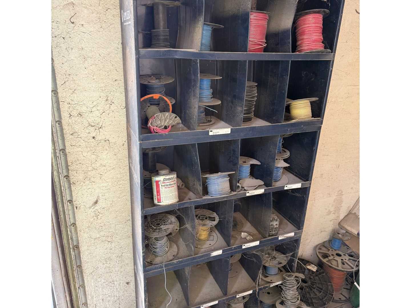 CONTENTS OF CONTAINER WITH INDUSTRIAL PARTS - INDUSTRIAL PARTS