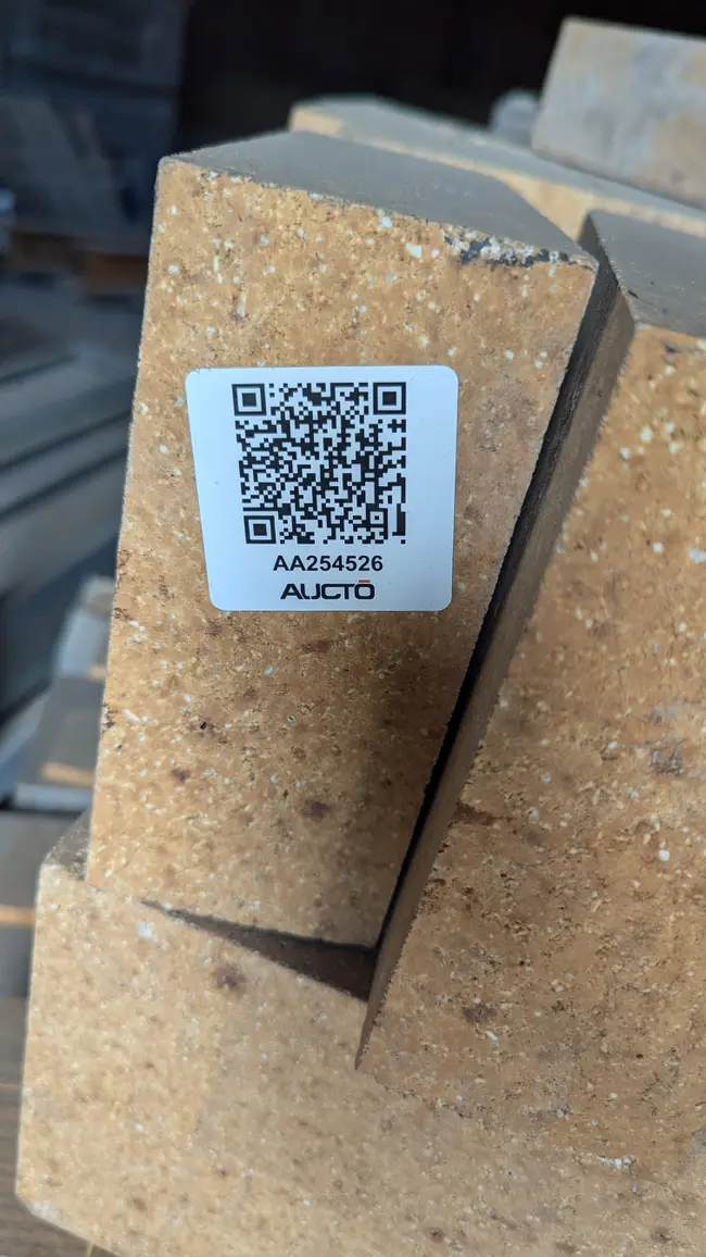 BULK QTY OF REFRACTORY BRICKS - undefined