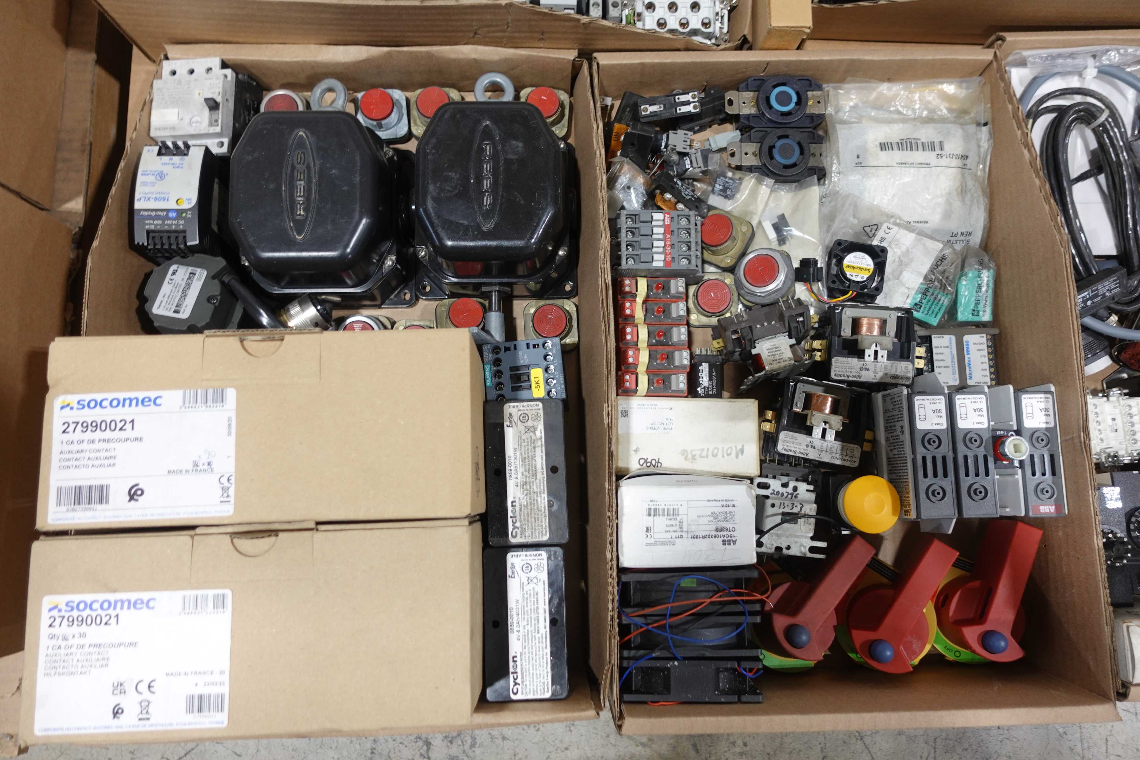 SKU 1734944 - 4 PALLETS OF ASSORTED AUTOMATION AND ELECTRICAL CONTROLS - ELECTRICAL COMPONENTS