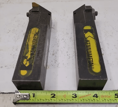 KENNAMETAL NEL-204D/NER-204D TOOLHOLDER LOT OF 2: 1.25 IN SHANK, 6 IN TOOL LENGTH - MACHINE TOOLING