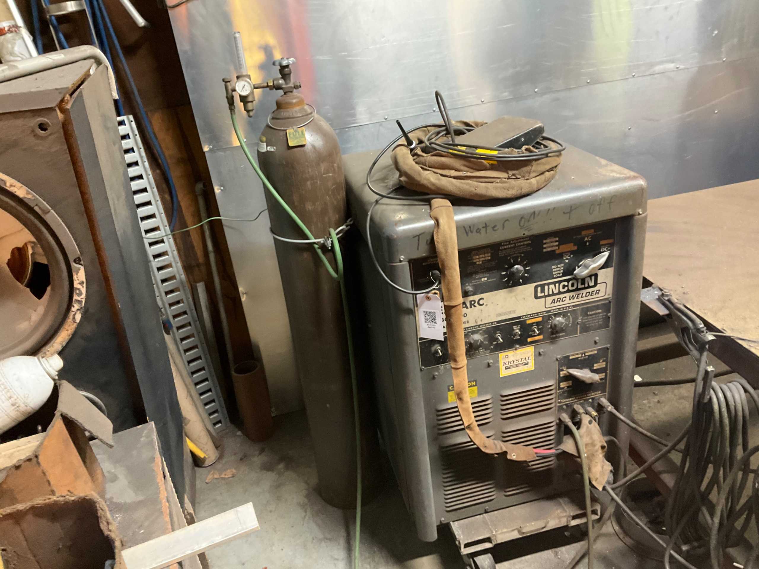 LINCOLN IDEALARC TIG 300/300 ARC WELDER - WELDERS