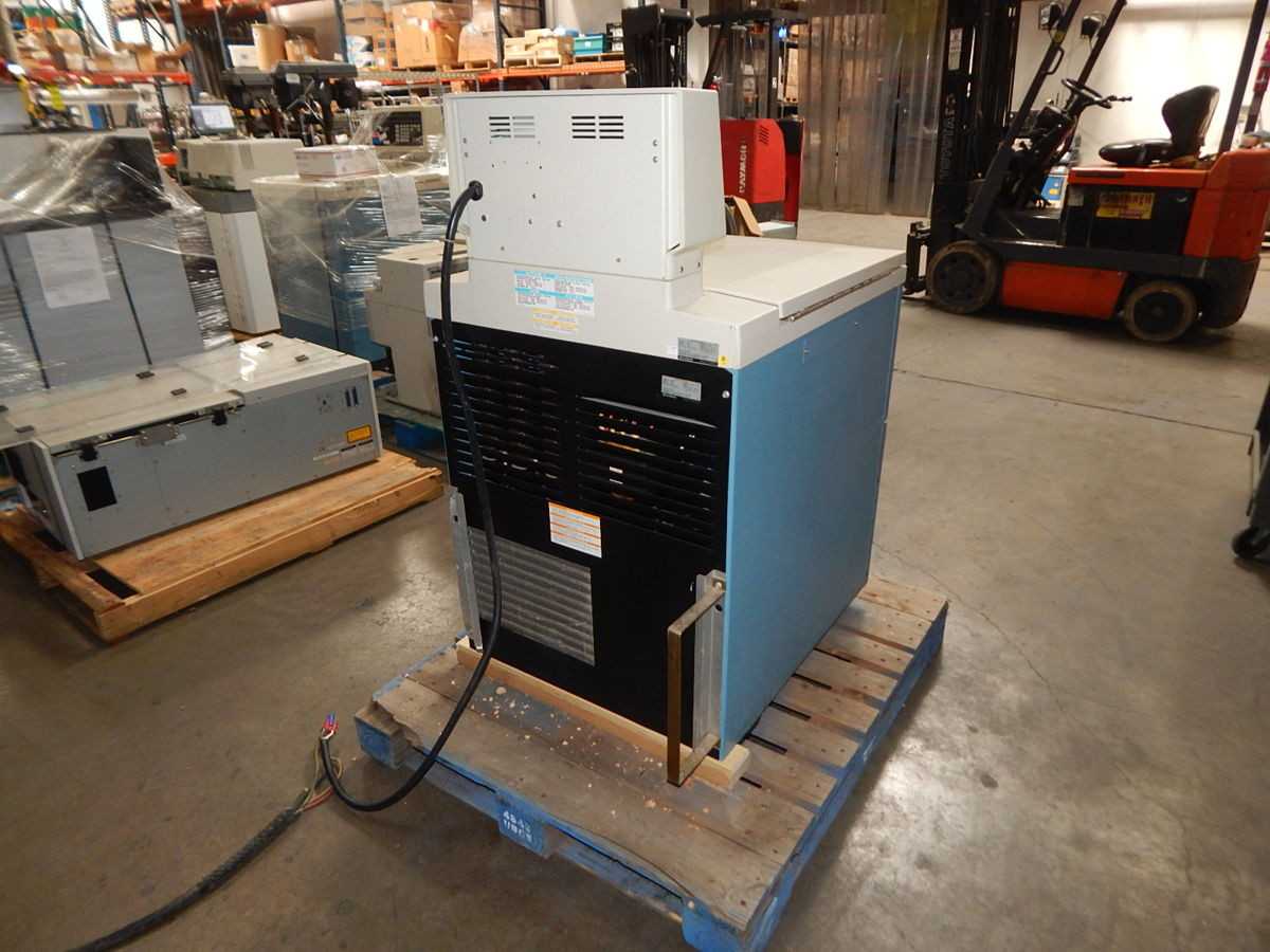 BECKMAN J-6M REFRIGERATED CENTRIFUGE, 220V, 6000 RPM, 6100 G RCF, 6L CAPACITY, -10C/+40C TEMP - CENTRIFUGES