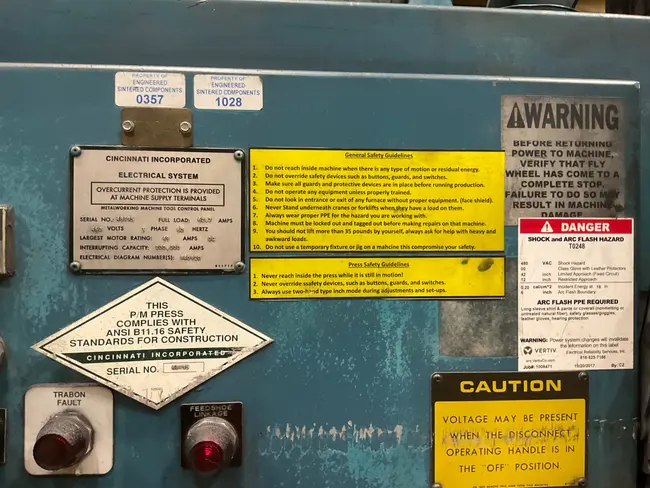 CINCINNATI 220-DCII-6 COMPACTING PRESS - undefined