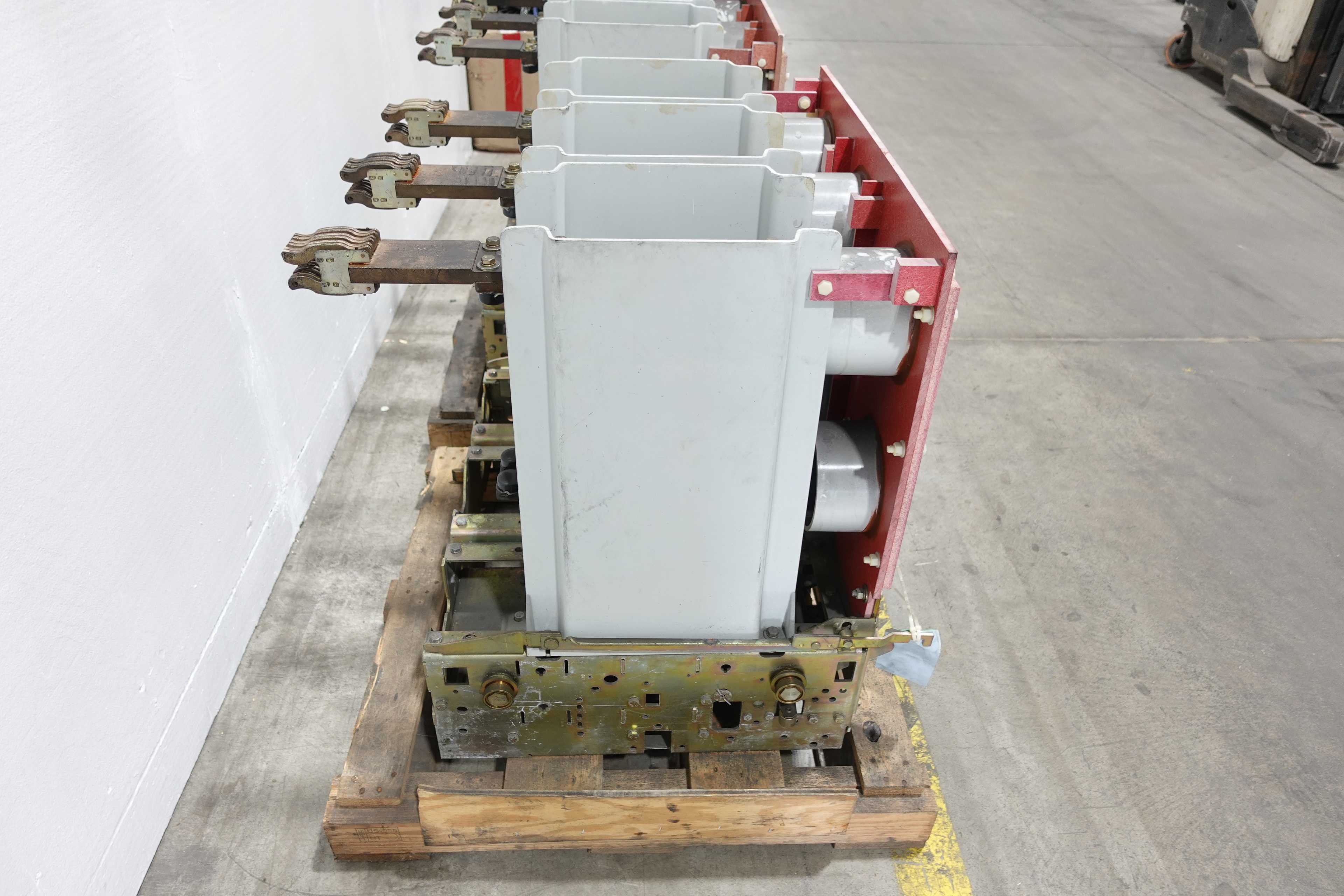 LOT OF 2 GE 1200/2000-20 POWER/VAC MANUAL GROUND AND TEST SWITCHGEARS, 5KV - POWER DISTRIBUTION SWITCHGEAR