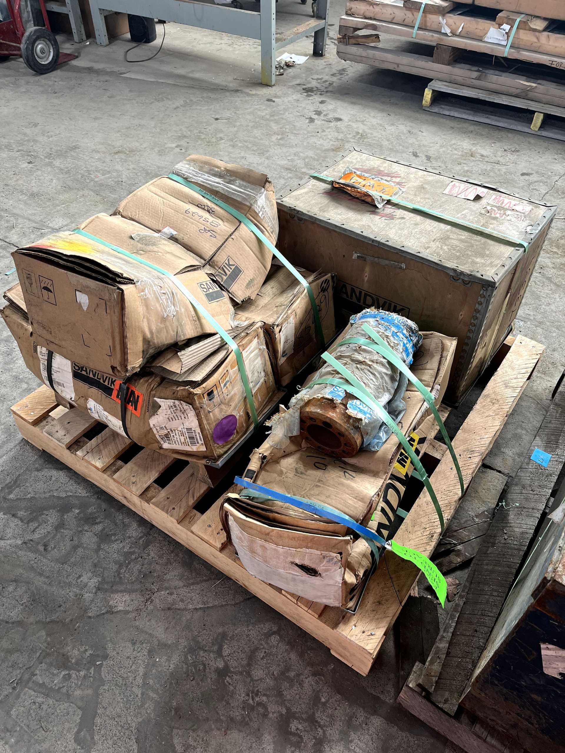 BULK QTY OF SANDVIK VALVES - VALVES