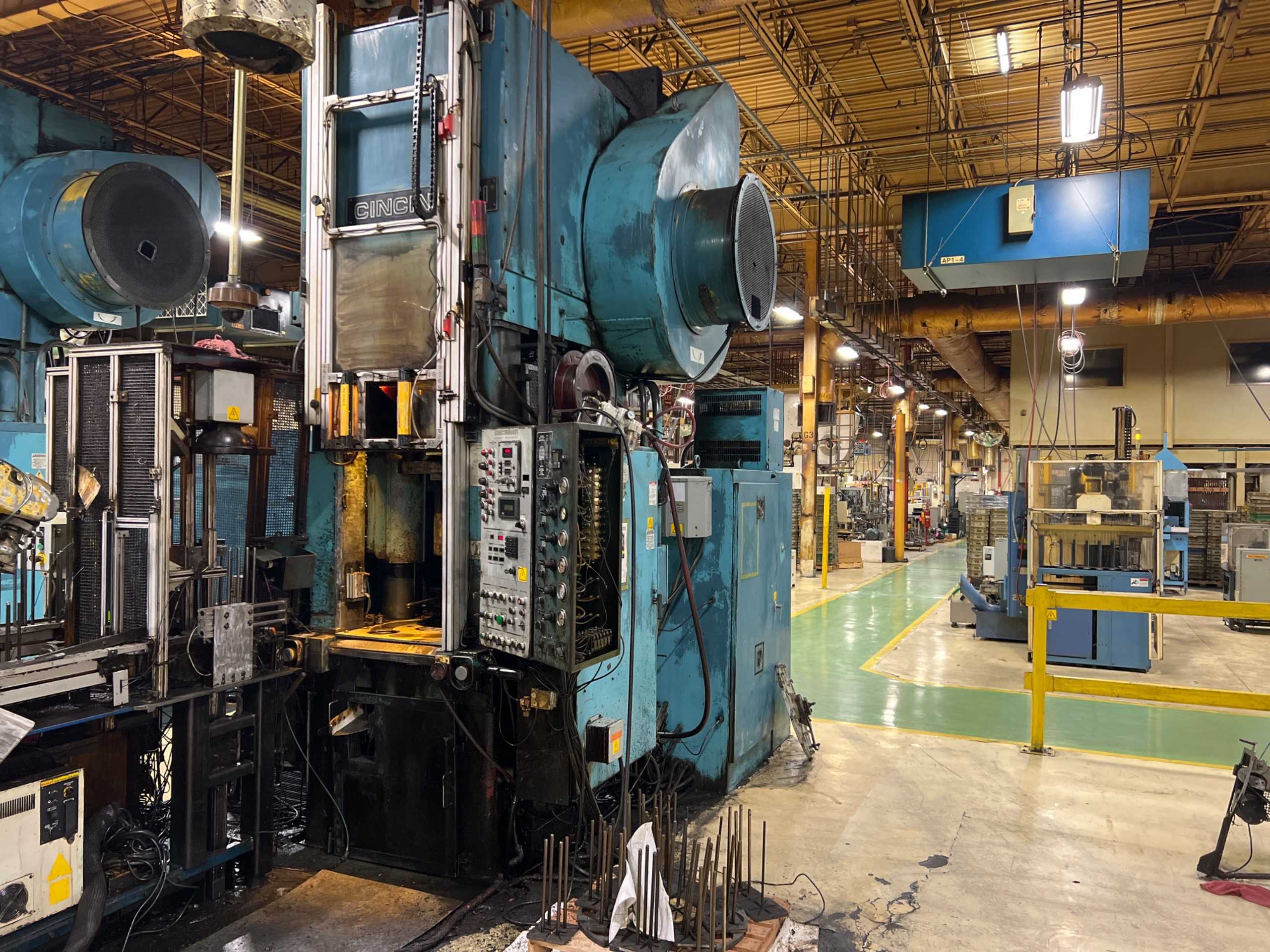 CINCINNATI 220-R-2 220 TON SIZING PRESS - MECHANICAL PRESSES