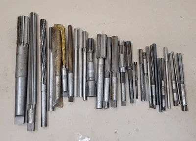 SET OF 28 VARIOUS BRANDS & SIZES REAMERS - INCLUDES CLEVELAND, NATIONAL DETROIT, KEYSTONE, TRI-ANGLE - MACHINE TOOLING