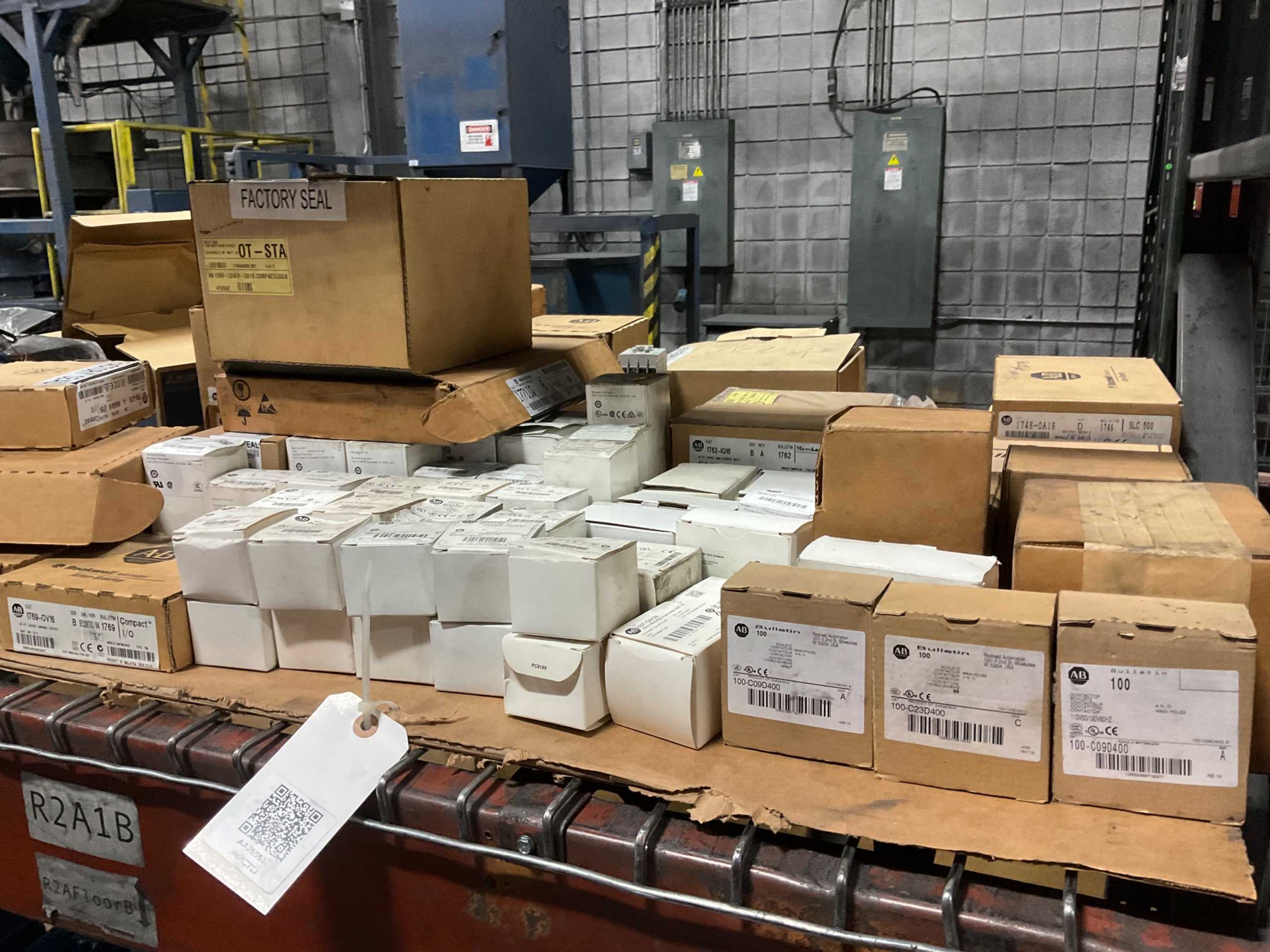 BULK QTY OF AUTOMATION & CONTROLS - AUTOMATION & CONTROLS