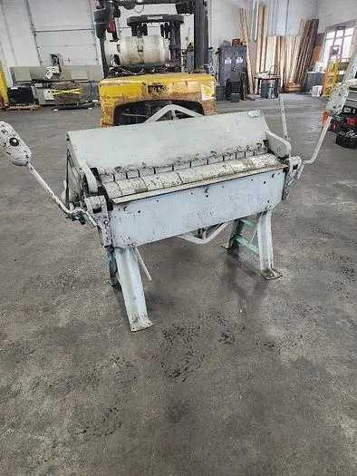 CHICAGO DRIES & KRUMP #31 BOX & PAN FINGER BRAKE (4' X 14 GAUGE) - BOX & PAN BRAKES