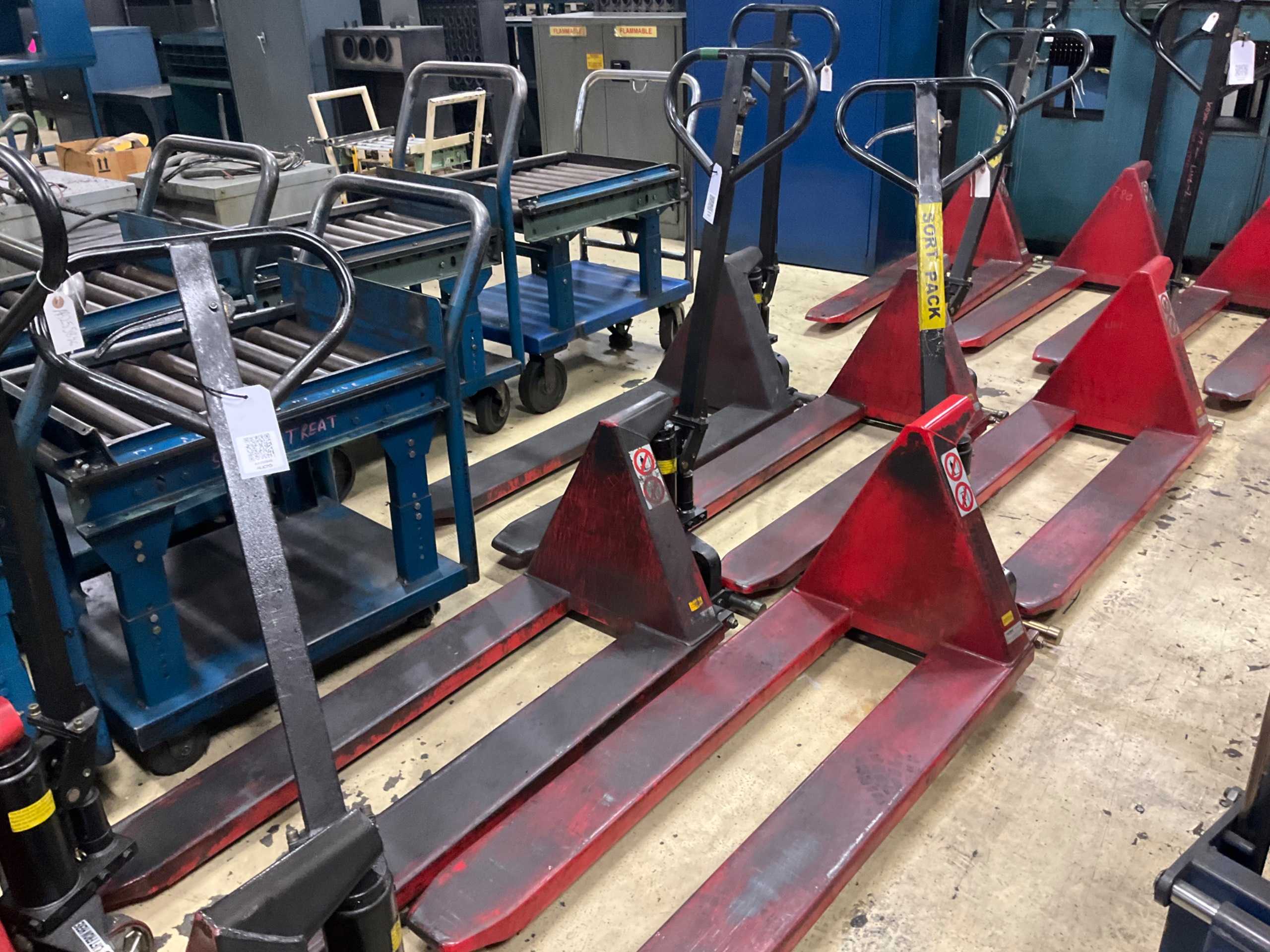 QTY 2: MANUAL PALLET JACK - MANUAL PALLET JACKS