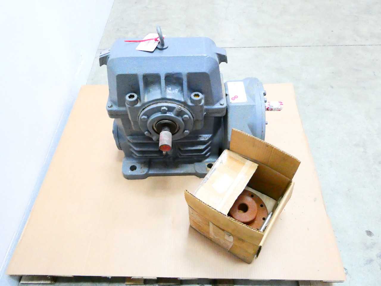 BULK QTY OF GEAR REDUCERS - GEAR REDUCERS