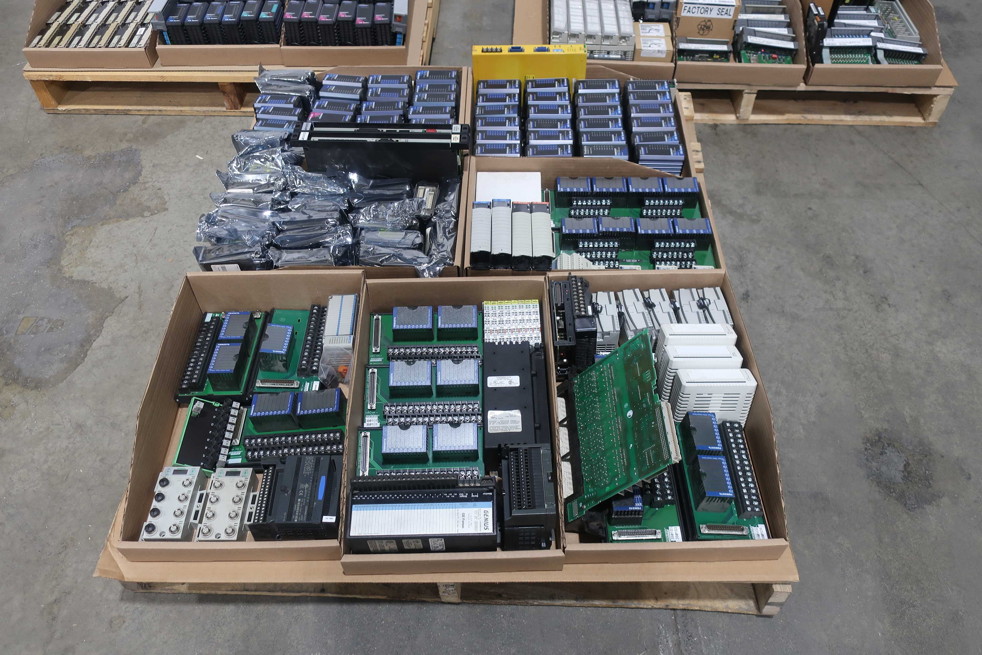 SKU 1740399 - 3 PALLETS OF ASSORTED MODULES For Sale | Aucto