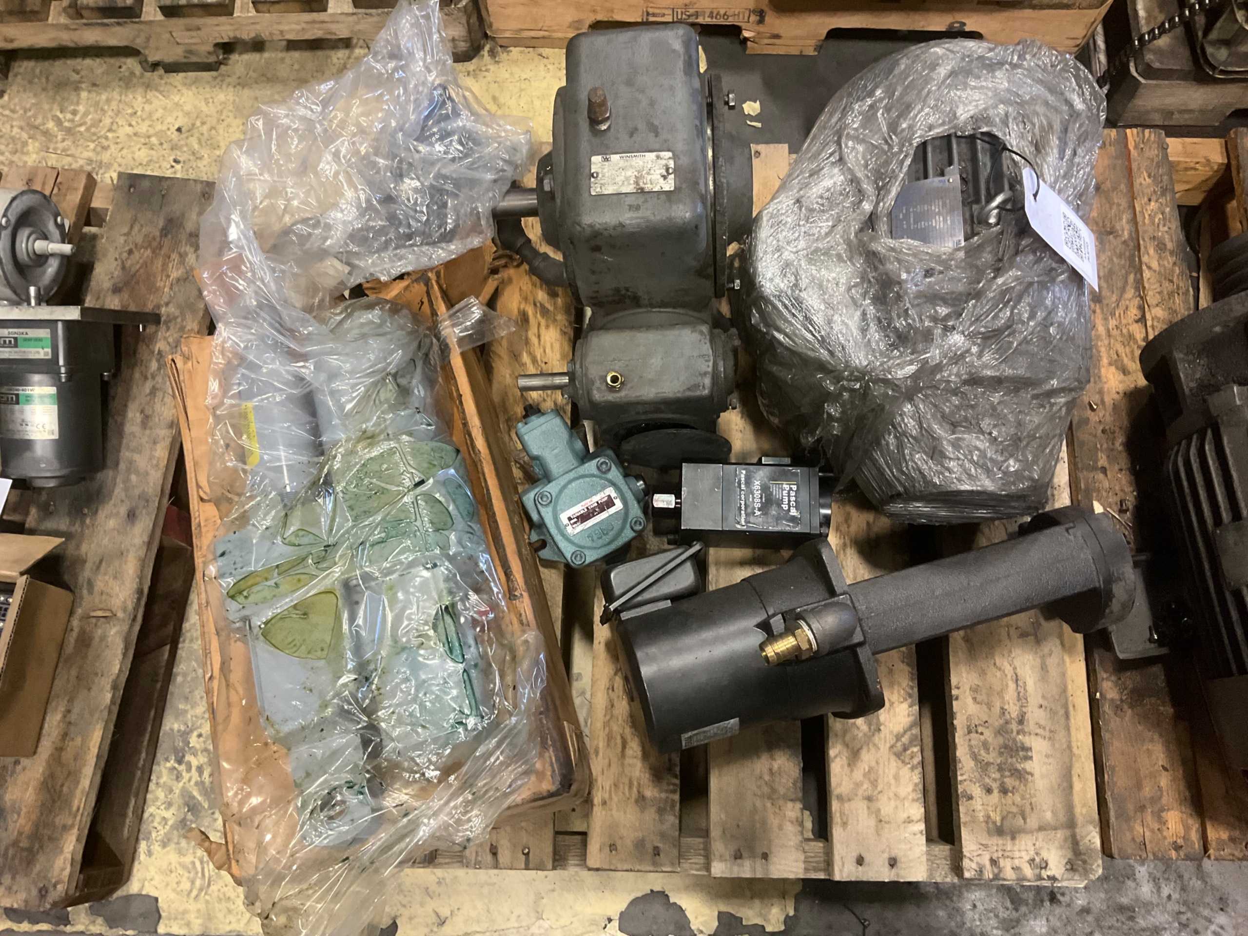 BULK QTY OF INDUSTRIAL PARTS - INDUSTRIAL PARTS