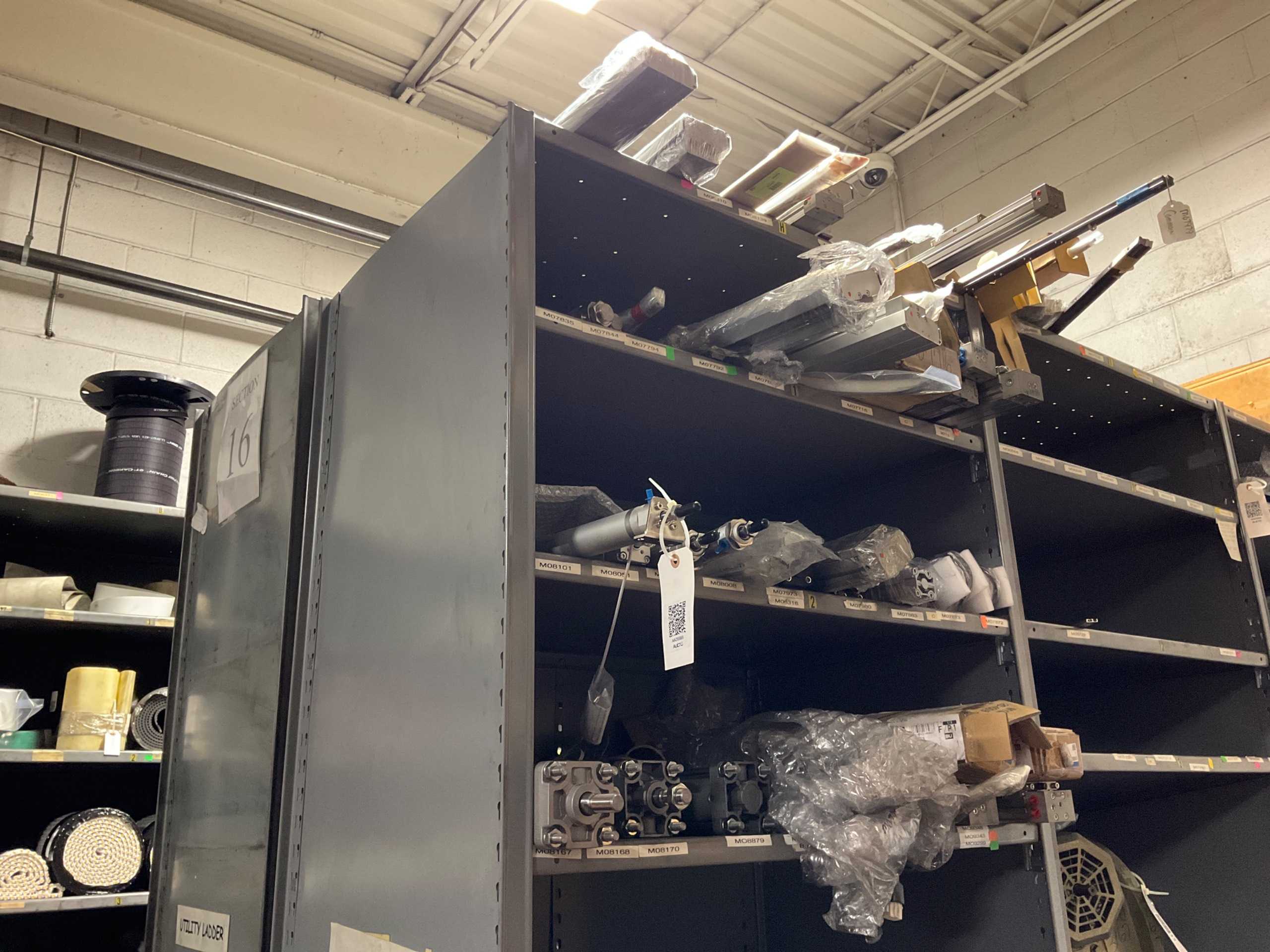 BULK QTY OF INDUSTRIAL PARTS - PNEUMATIC CYLINDERS & ACTUATORS