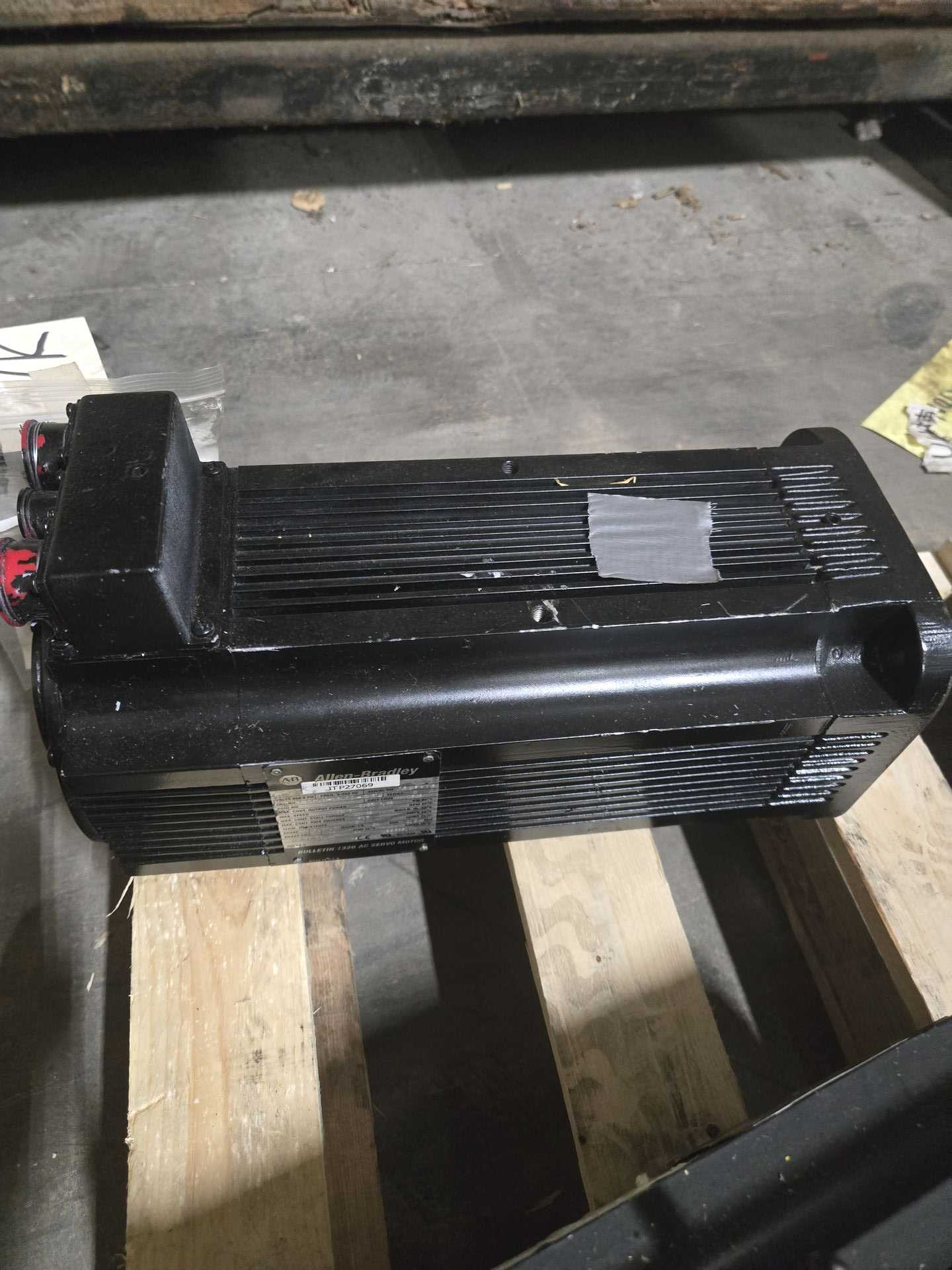 ALLEN-BRADLEY 1326AB-B515G-M215L BULLETIN 1326 AC SERVO MOTOR - SERVO MOTORS