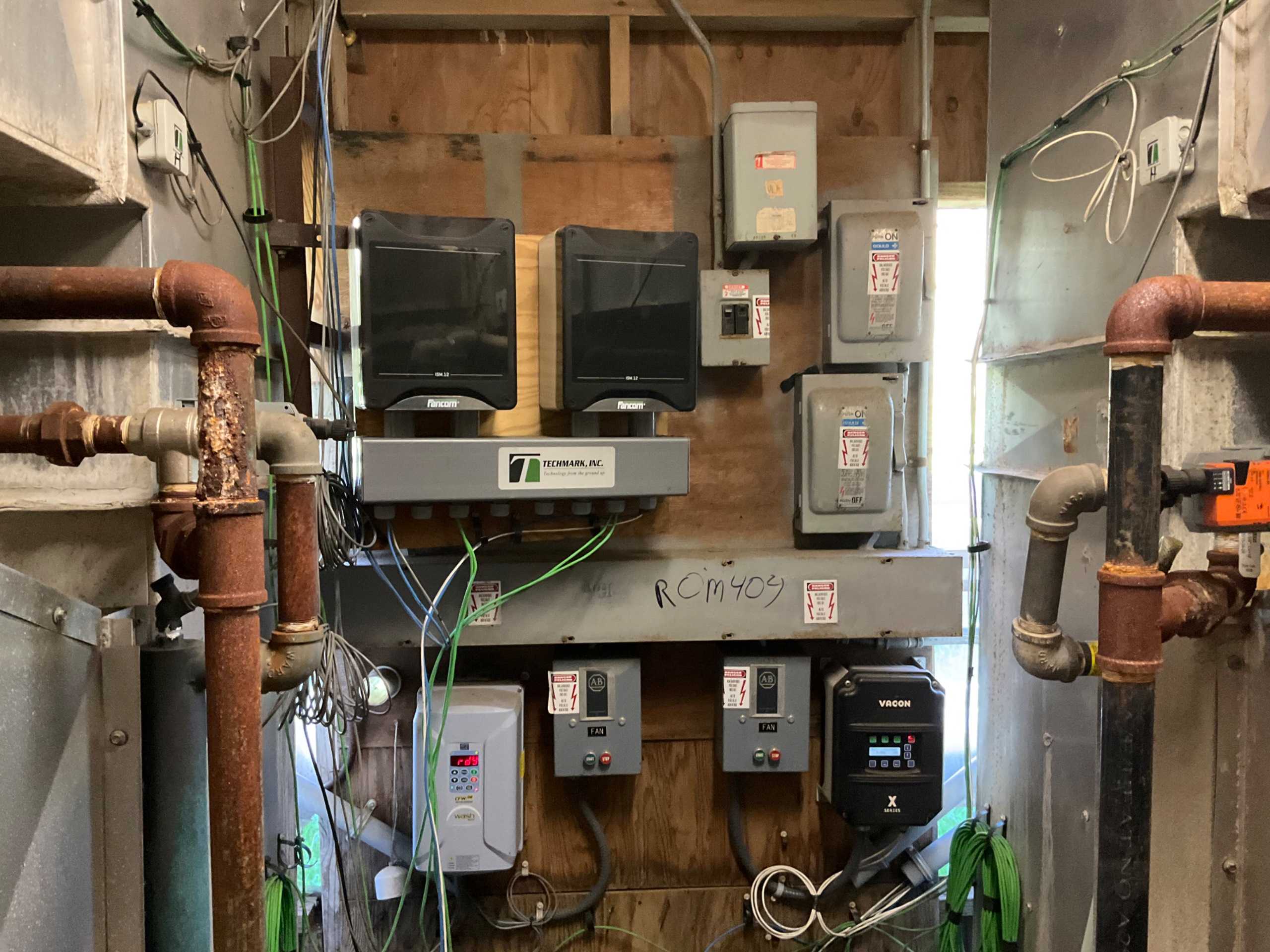 BULK QTY OF AUTOMATION & CONTROLS - AUTOMATION & CONTROLS
