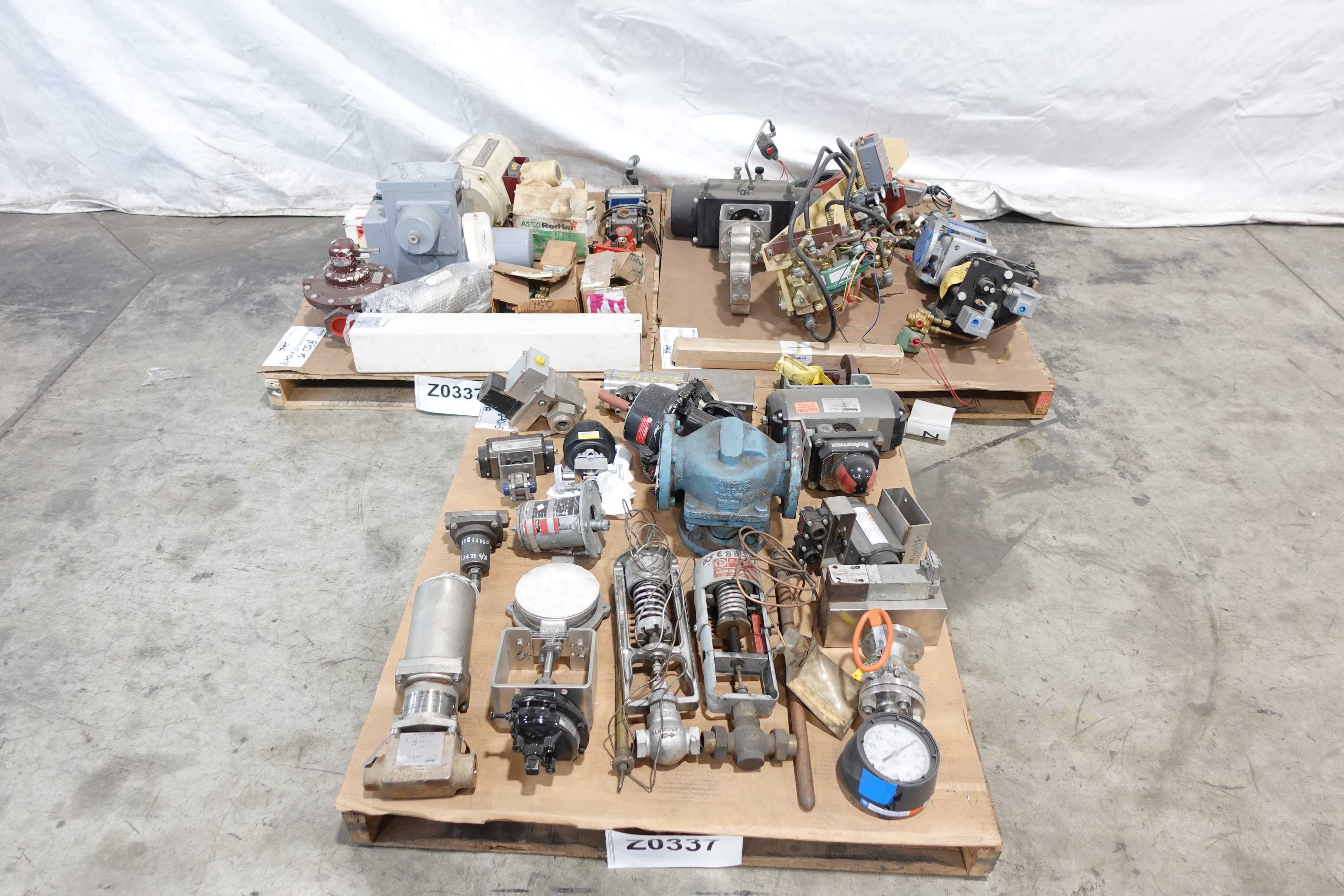 SKU 1079622 - 3 PALLETS OF ASSORTED VALVES AND VALVE PARTS