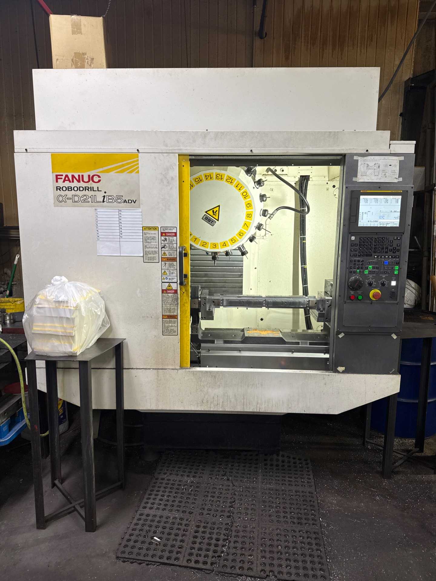 2018 FANUC ROBODRILL Α-D21LIB5 ADV PLUS VMC 21-TOOL, 24K RPM, 31I-B5 PLUS, 700X400X400MM, 54M/MIN - VERTICAL MACHINING CENTERS