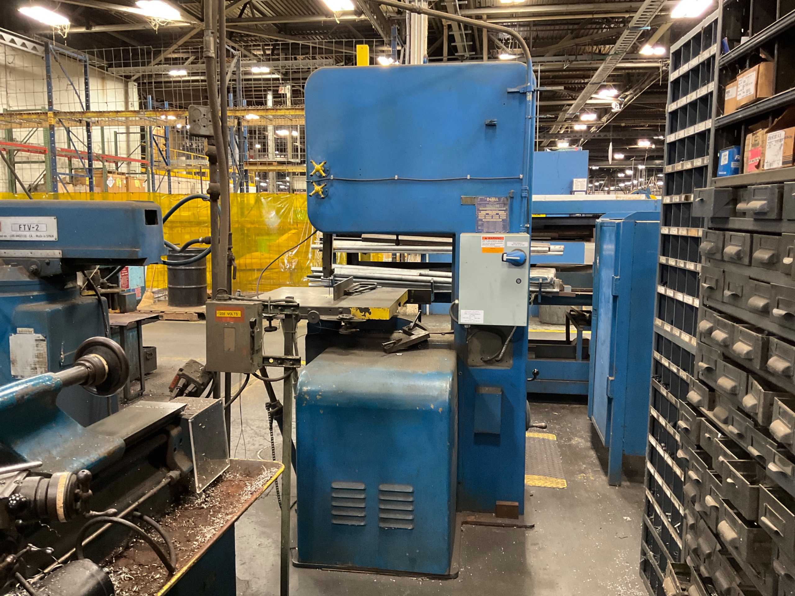 DOALL V-26 VERTICAL BAND SAW - VERTICAL BAND SAWS