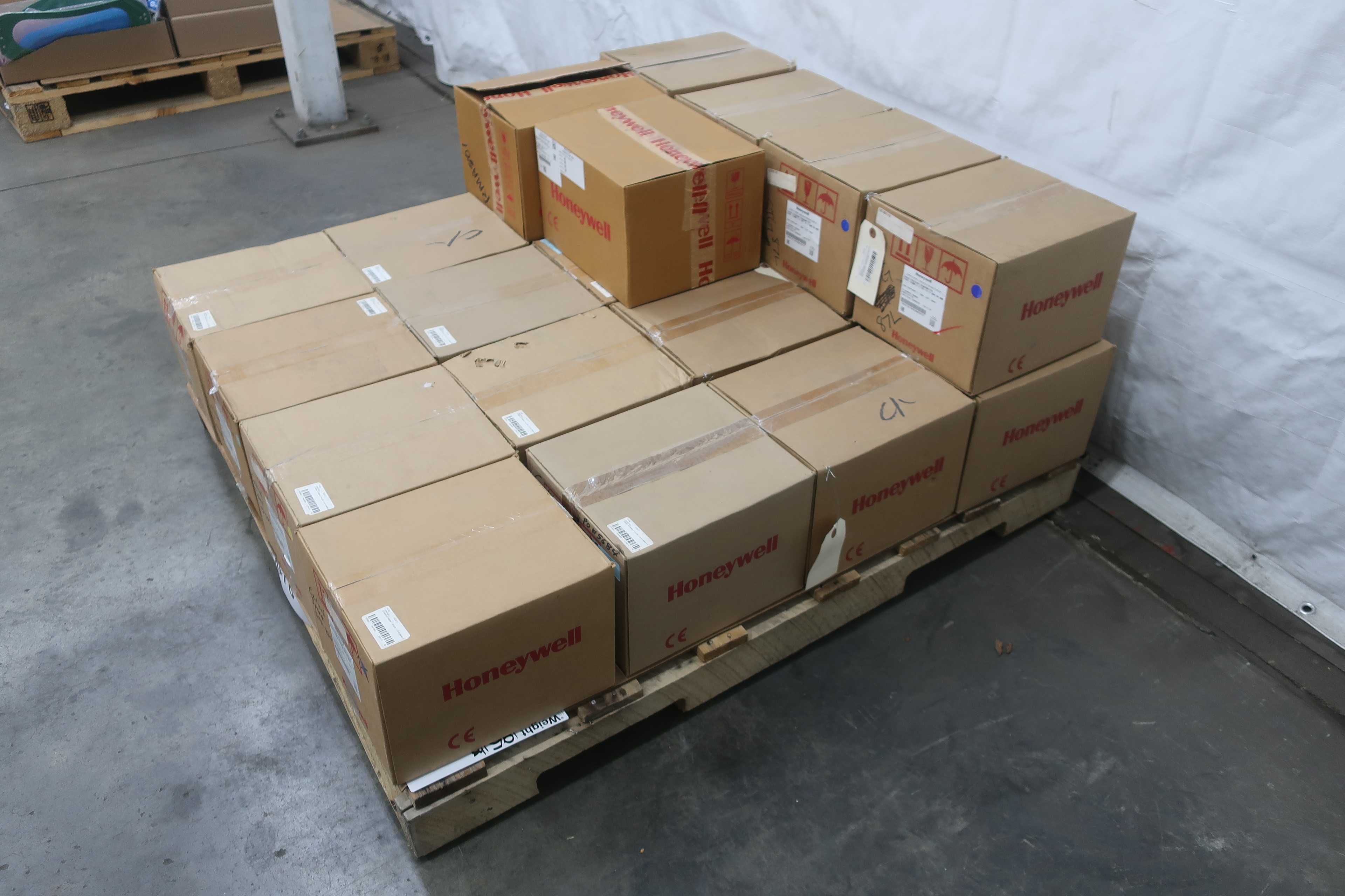 PALLET OF ASSORTED HONEYWELL TRANSMITTERS AND METER ASSEMBLIES - PRESSURE TRANSMITTER