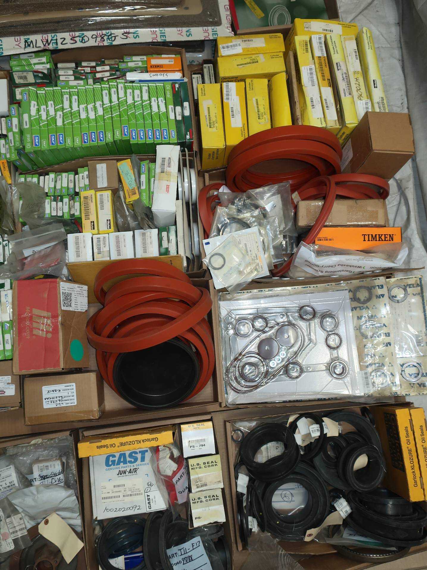 SKU 1760687 - 5 PALLETS OF ASSORTED SEALS - SEALS