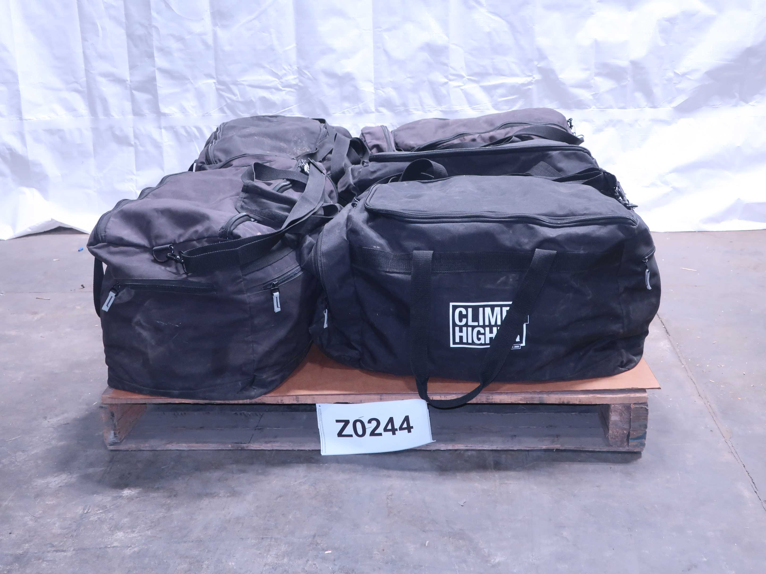 LOT OF 5 RIGGING DUFFLE BAGS - LIFTING EQUIPMENT