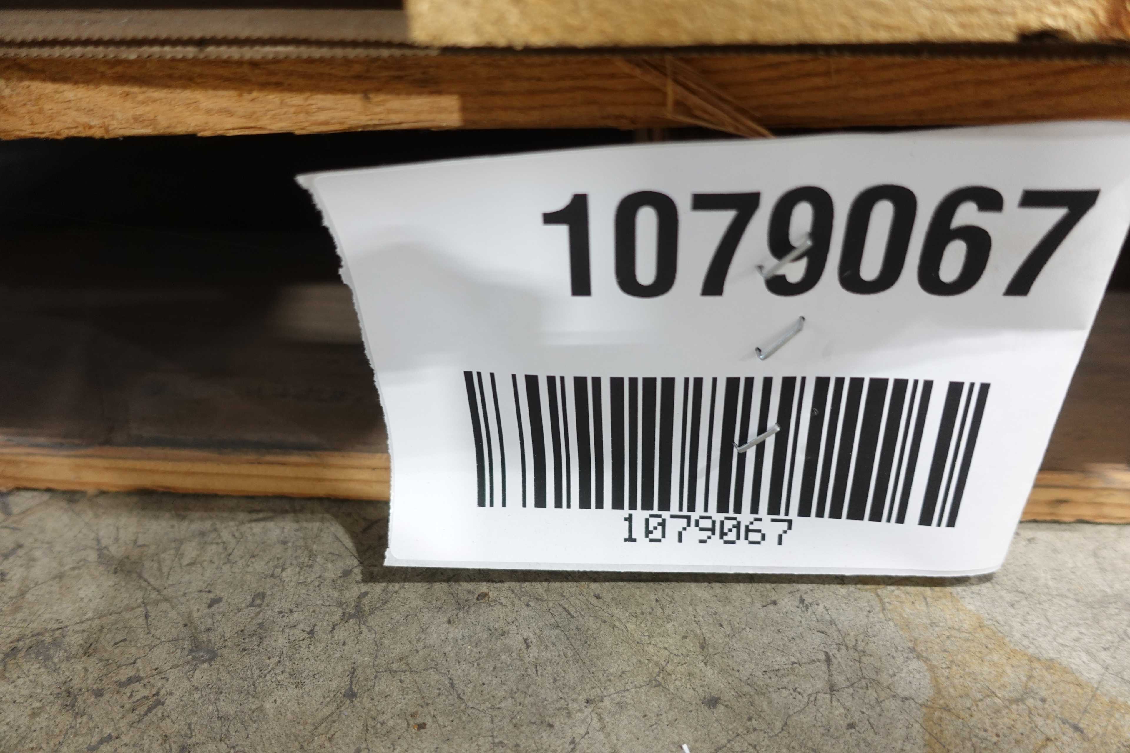 PALLET OF ASSORTED TOOL HOLDERS AND ATTACHMENTS - METALWORKING