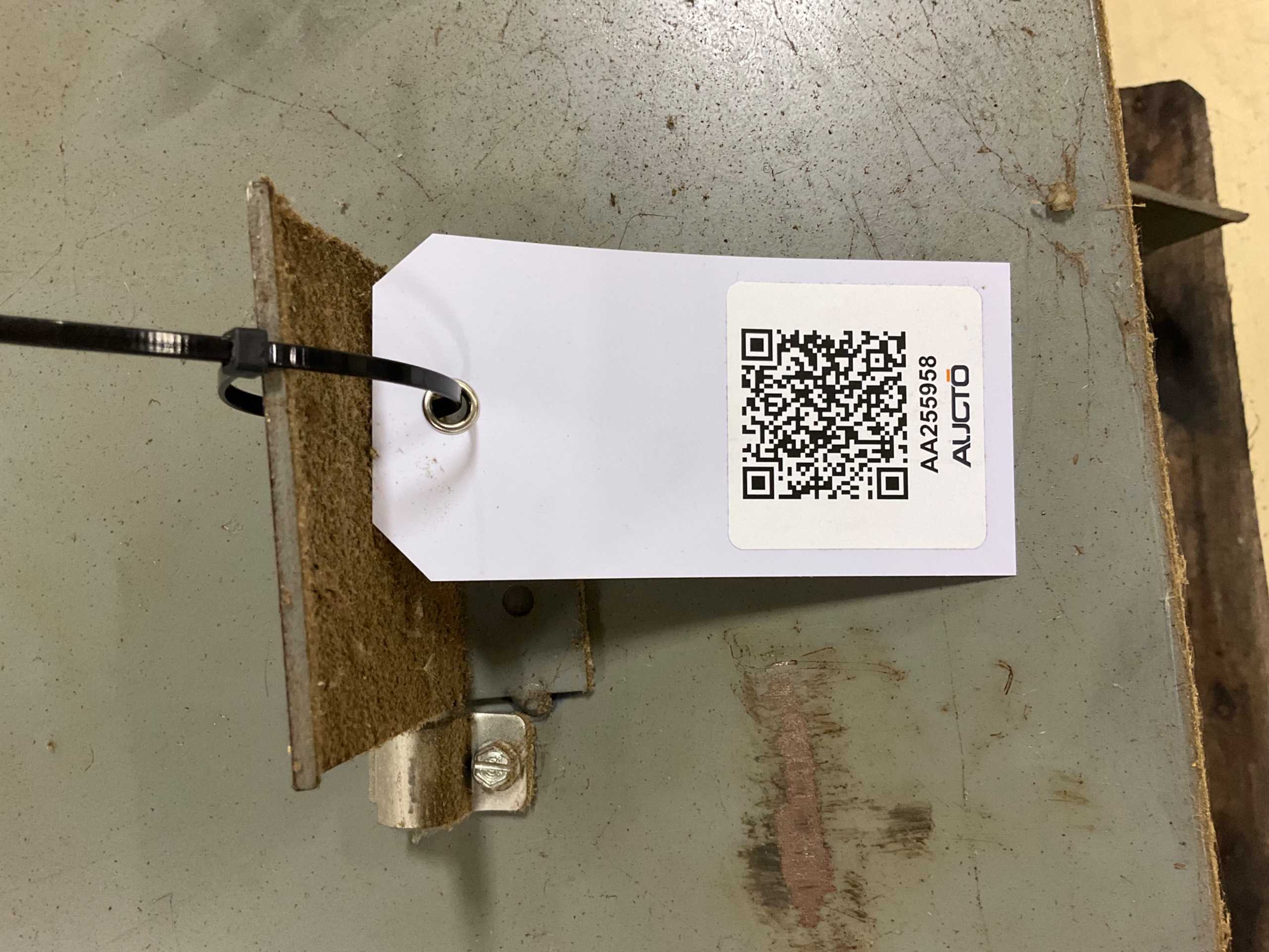 BUS PLUG - ELECTRICAL ENCLOSURES