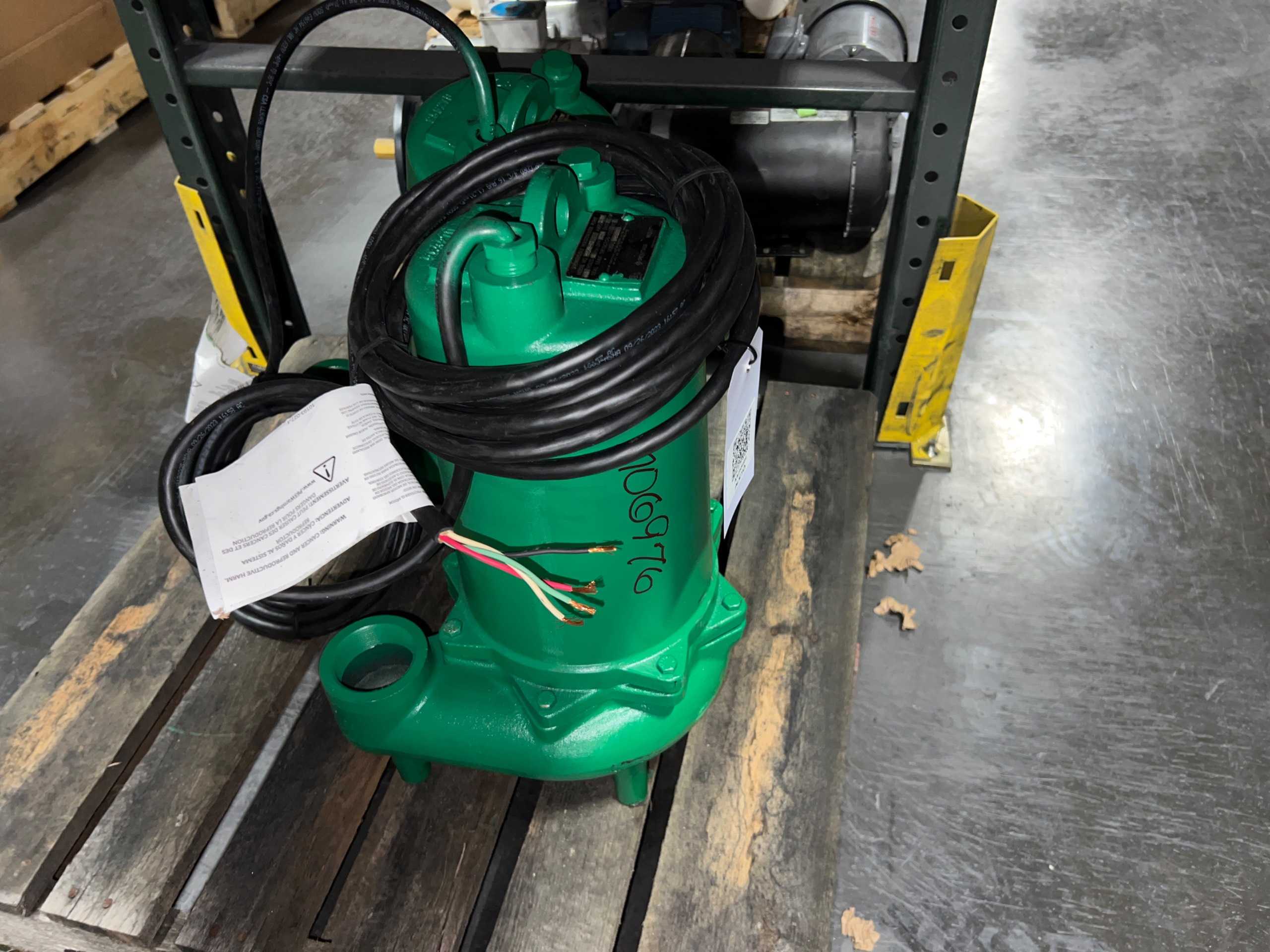 QTY 2: SUBMERSIBLE PUMP - SUBMERSIBLE PUMP