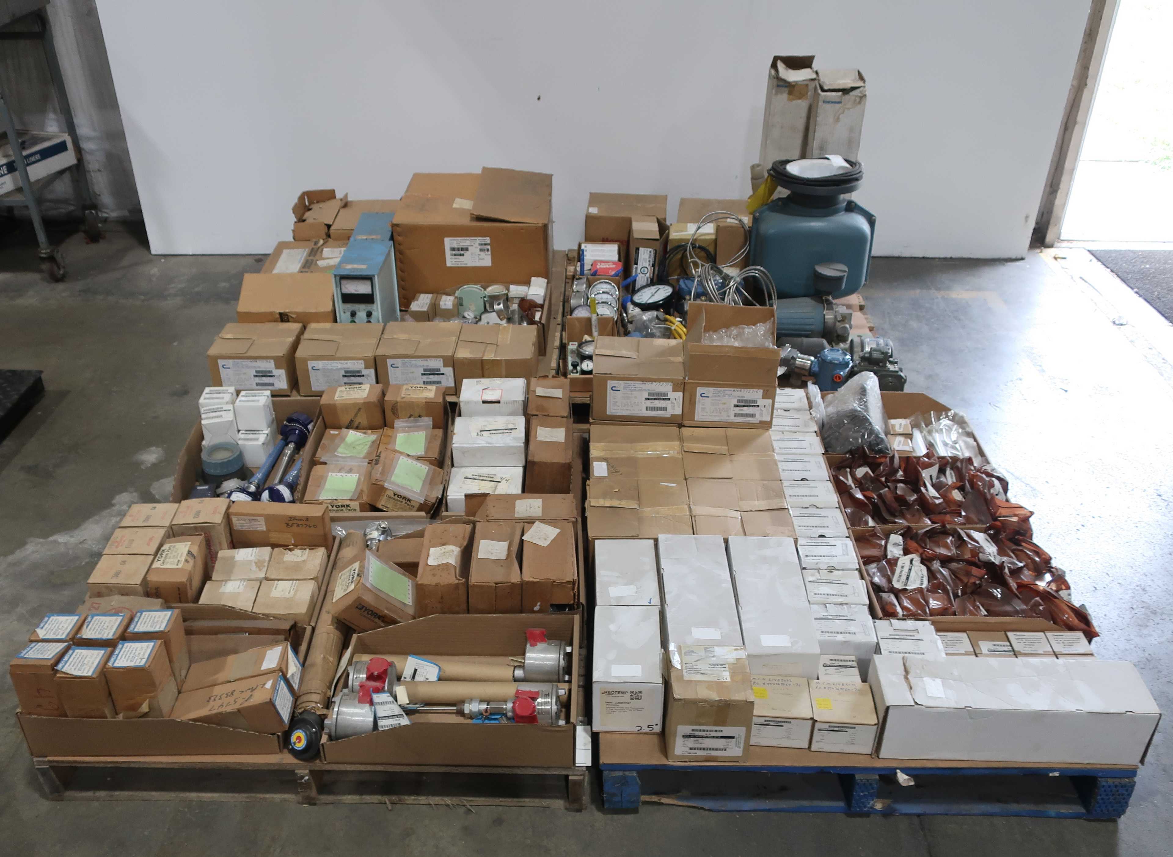 SKU 1079627 - 4 PALLETS OF ASSORTED INSTRUMENTATION - INSTRUMENTATION