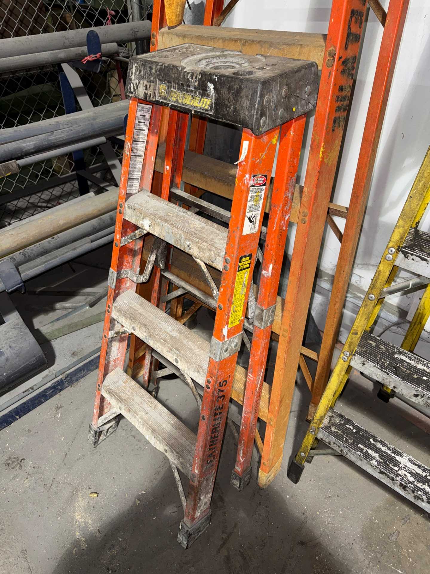Bulk QTY of Ladders - LADDERS