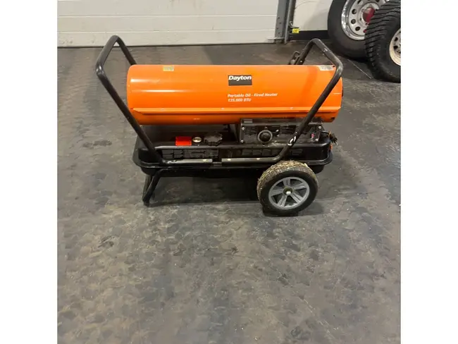 2015 DAYTON 125,000 BTU PORTABLE OIL FIRED HEATER - undefined