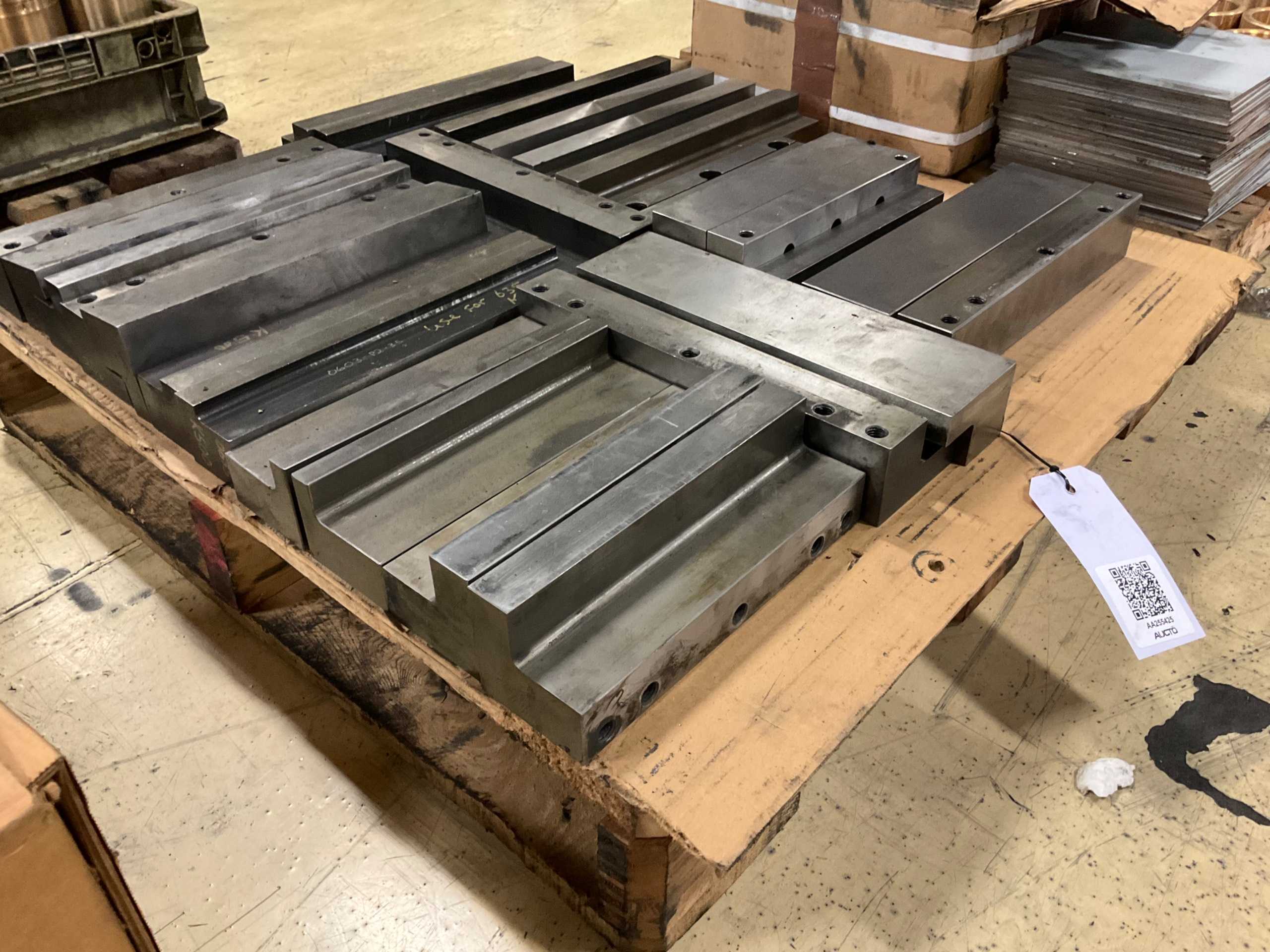 BULK QTY OF DIE PLATES PRESS PARTS - PRESS PARTS