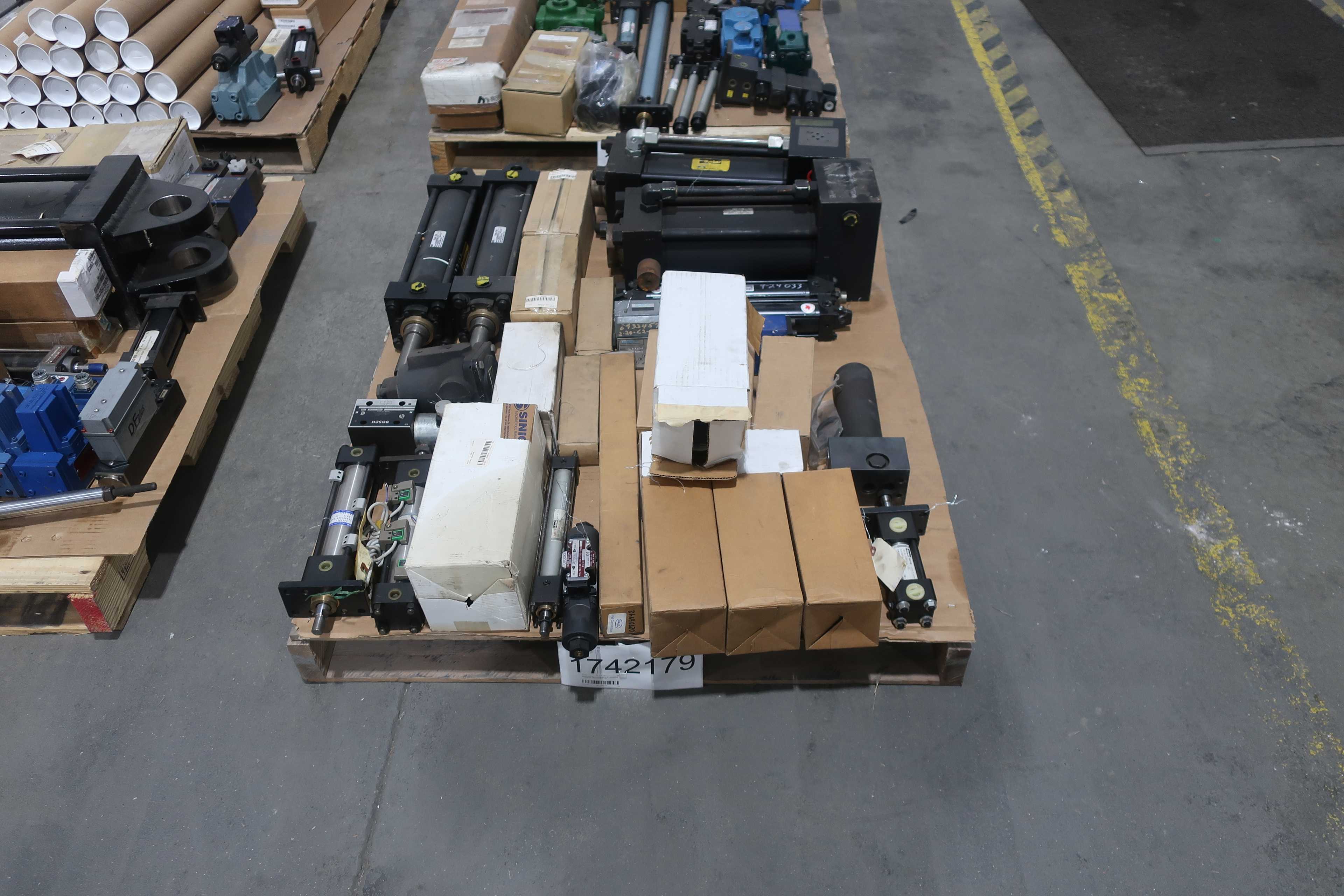 SKU 1742179 - 4 PALLETS OF ASSORTED HYDRAULIC REPLACEMENT PARTS - HYDRAULIC PARTS