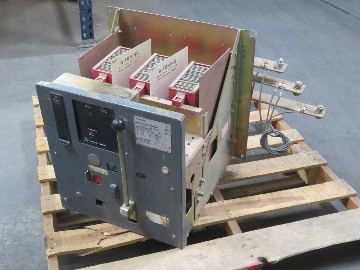 Westinghouse DS-206 Circuit Breaker, 800 A Current, 600 V AC Voltage, 3 Pole, 35 KA Interrupting Capacity @ 600 V AC - CIRCUIT BREAKERS
