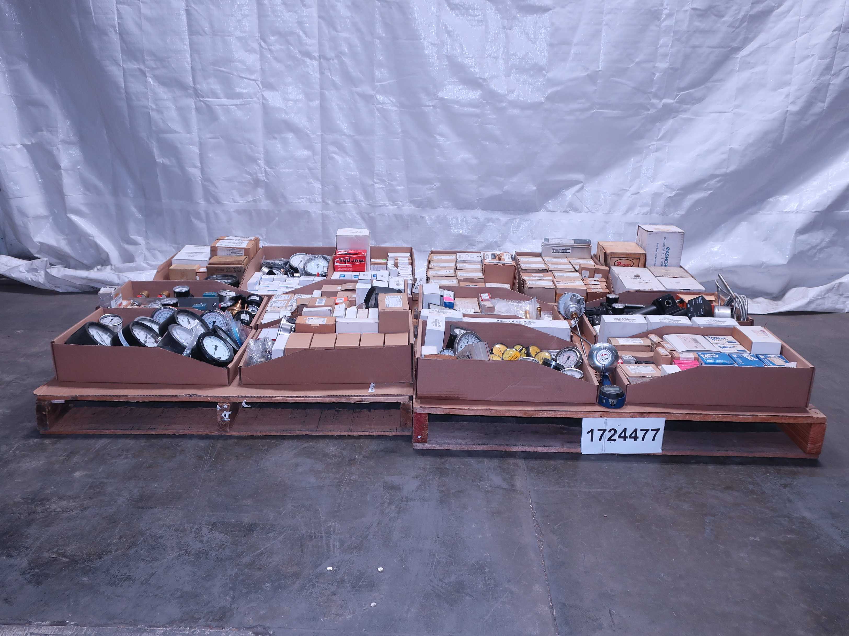 SKU 1724477 - 2 PALLETS OF ASSORTED INSTRUMENTATION - INSTRUMENTATION