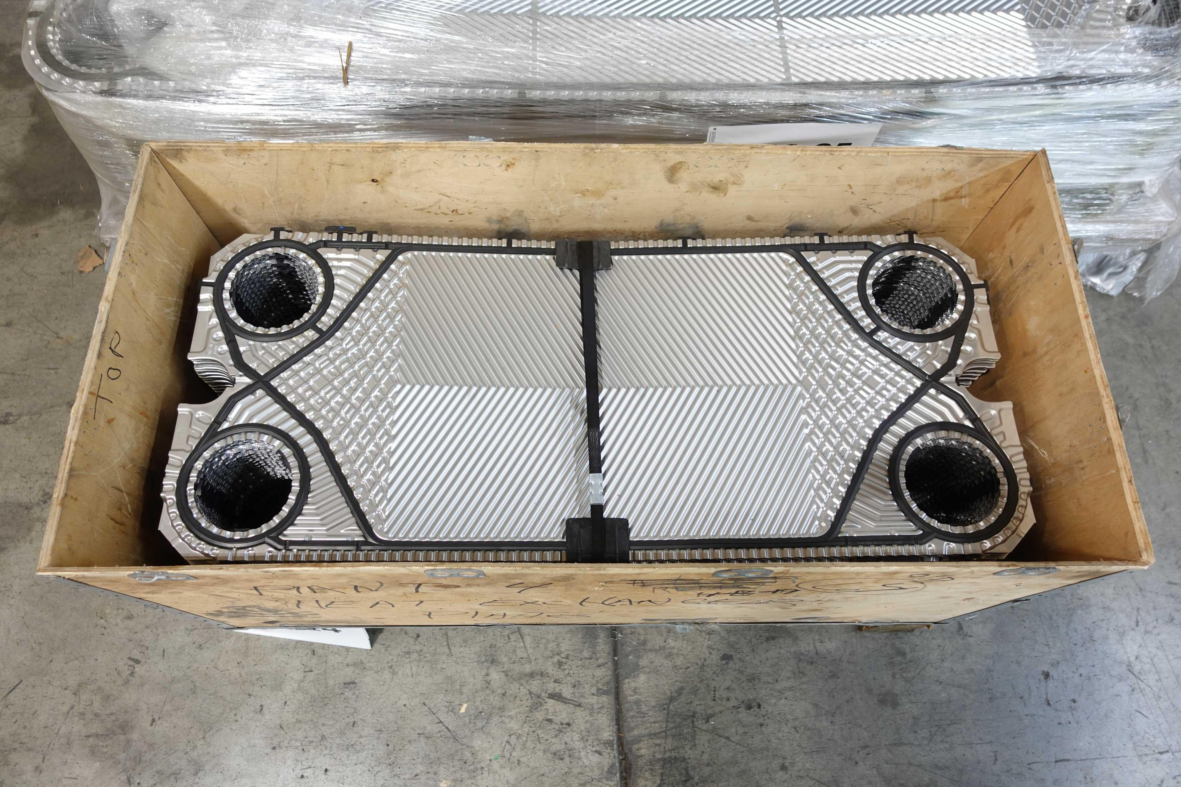 LOT OF ASSORTED HEAT EXCHANGER PLATES - PLATE HEAT EXCHANGER