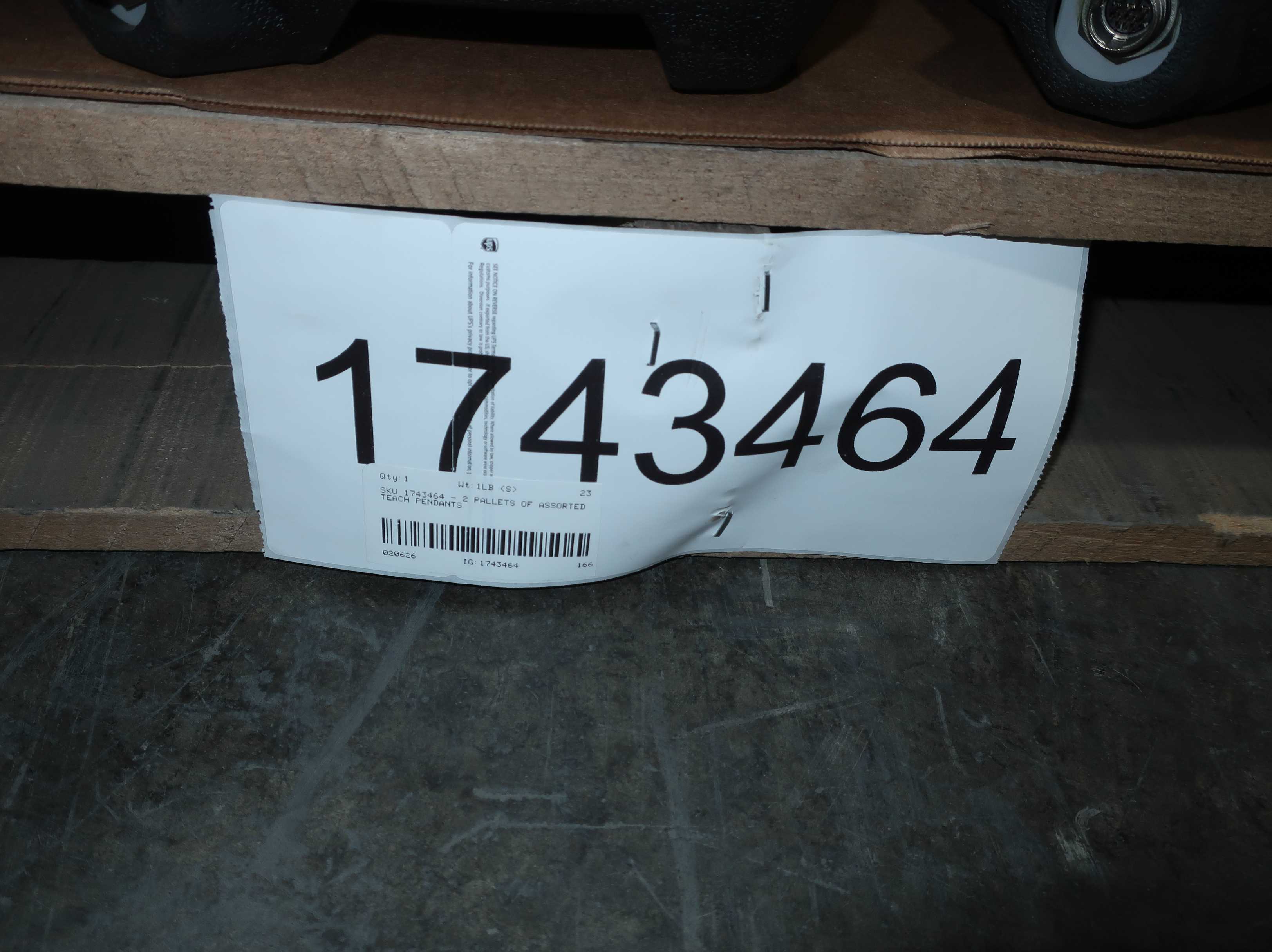 SKU 1743464 - 2 PALLETS OF ASSORTED TEACH PENDANTS, NACHI, YASNAC, YASKAWA, MOTOMAN, ABB, FANUC - TEACH PENDANTS