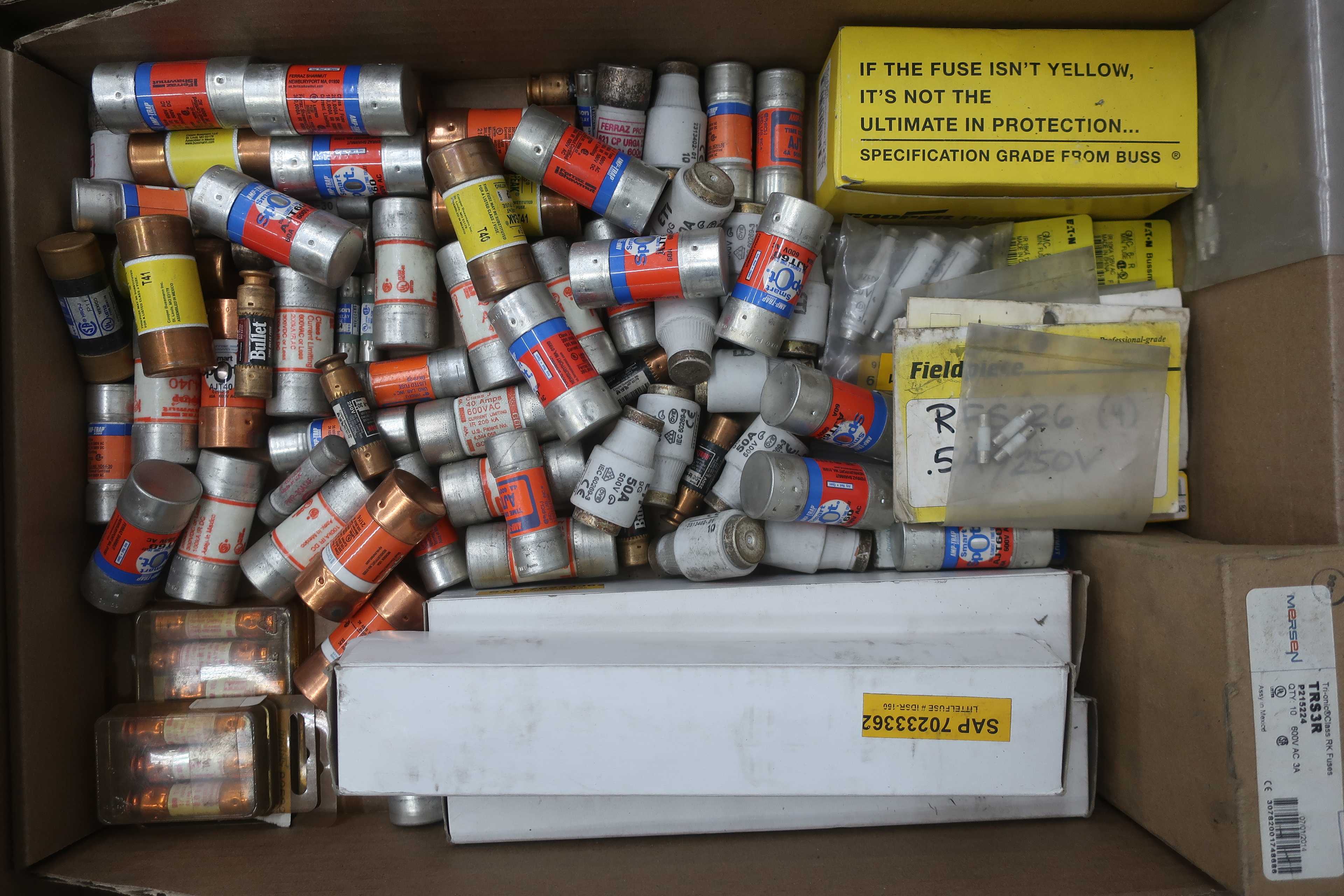 PALLET OF FUSES AND FUSE HOLDERS - FUSES