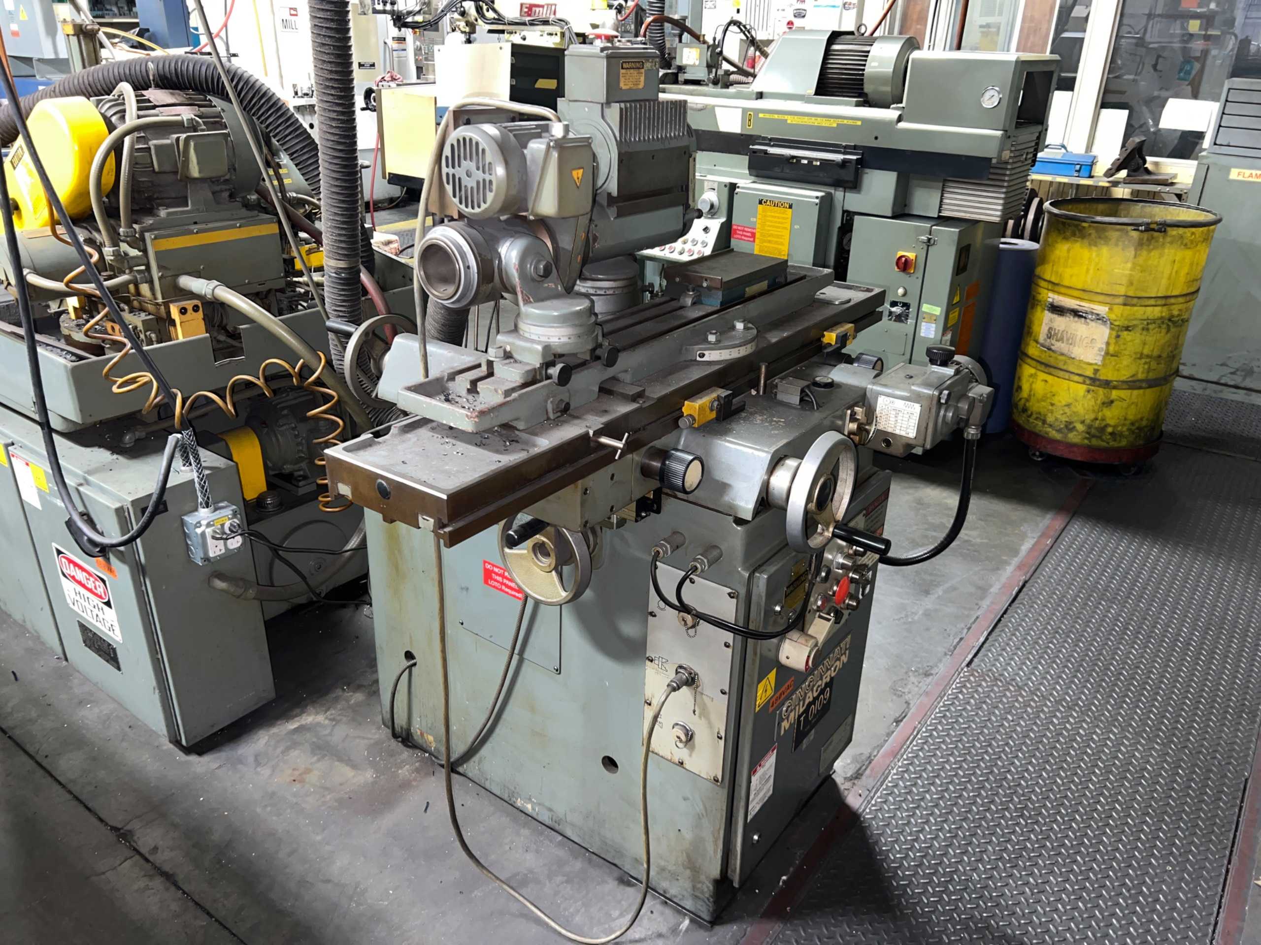 CINCINNATI 2 MT CUTTER & TOOL GRINDER - GRINDING MACHINES