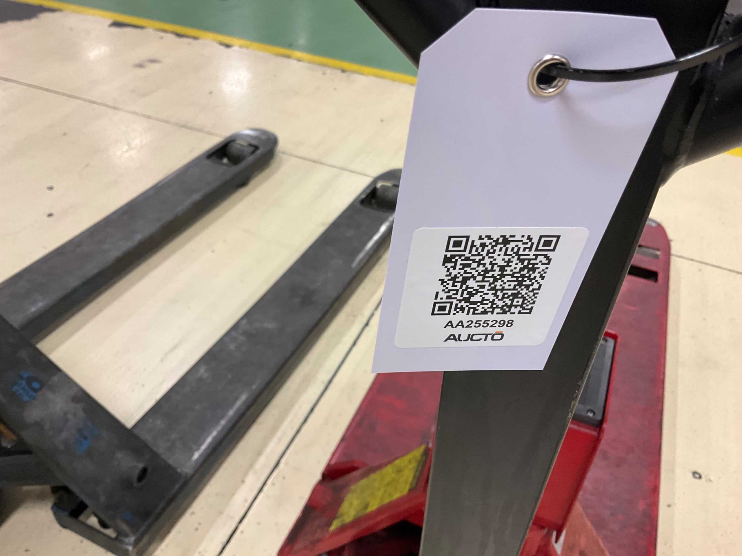 QTY 2: PALLET JACKS - MANUAL PALLET JACKS
