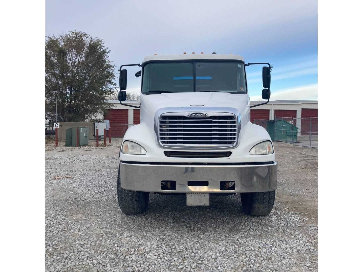 2005 FREIGHTLINER COLUMBIA 112 FLATBED TRUCK - FLATBED TRUCK