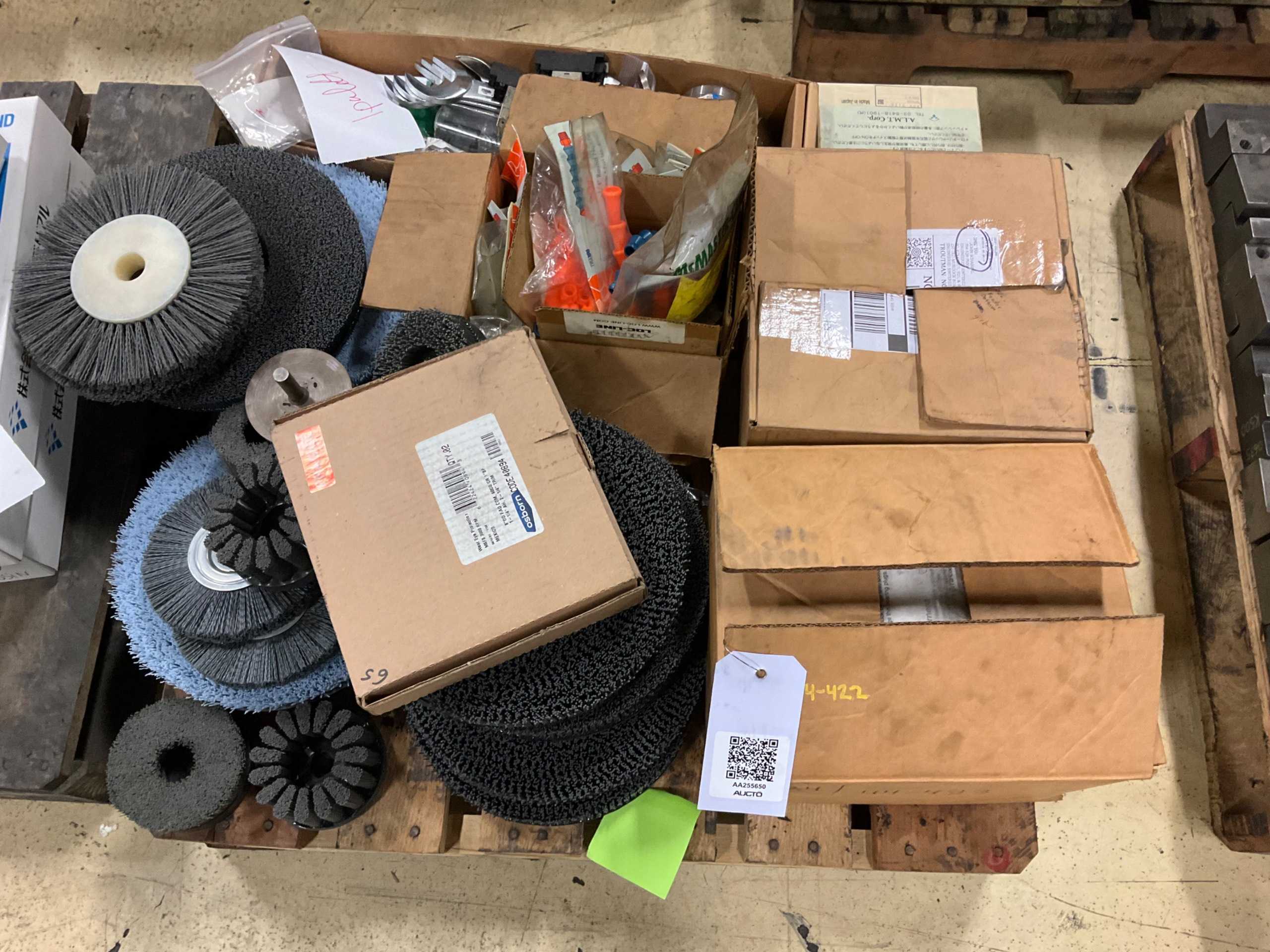 BULK QTY OF INDUSTRIAL PARTS - INDUSTRIAL PARTS