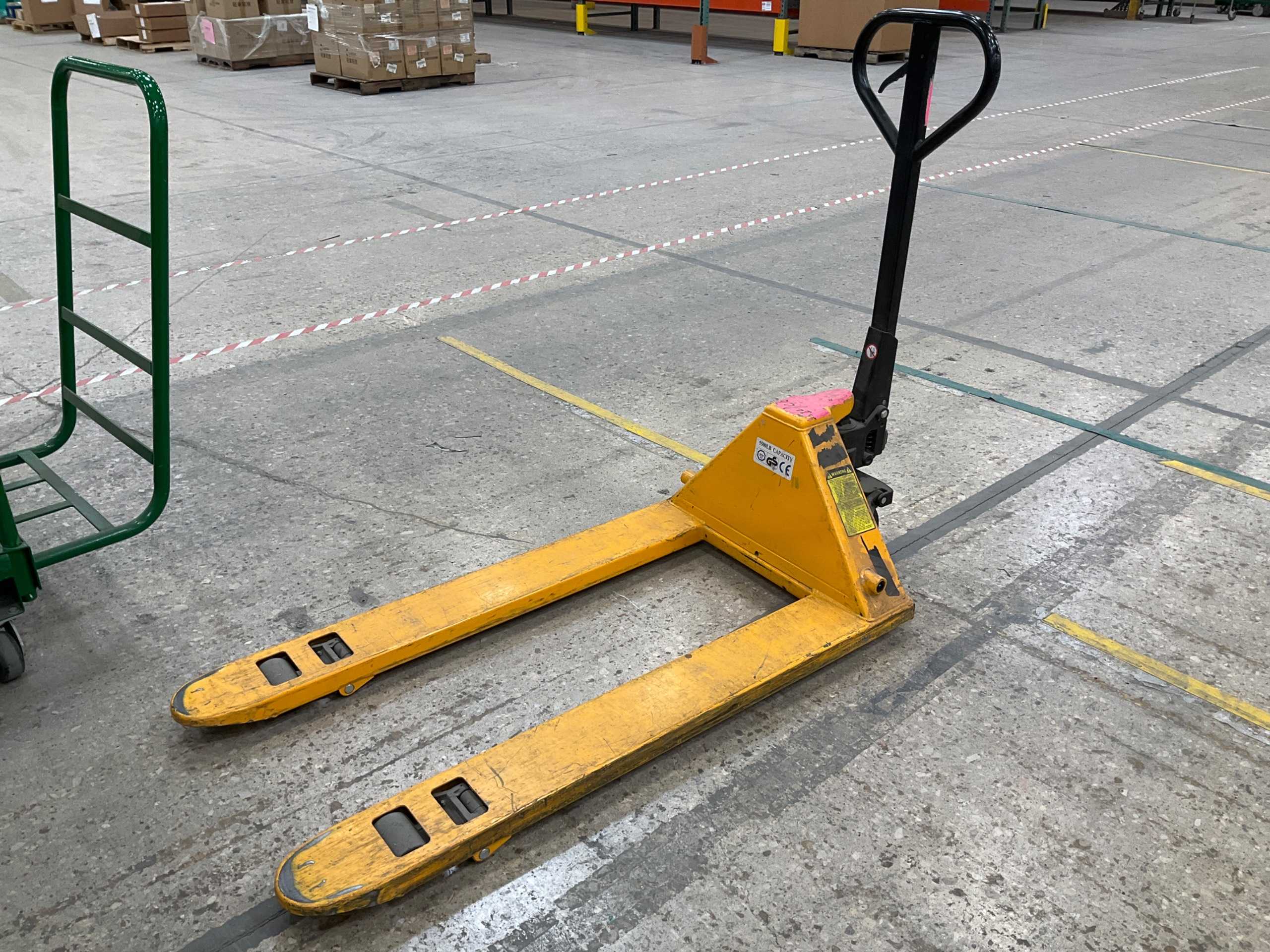 MANUAL PALLET JACK - MANUAL PALLET JACKS