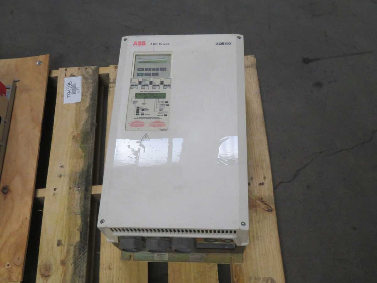 ABB ACS501-040-00P2, VFD, 3PH 380-480V INPUT, 40A OUTPUT, 18.5KW POWER, 0-500HZ FREQ - AC VFD DRIVES